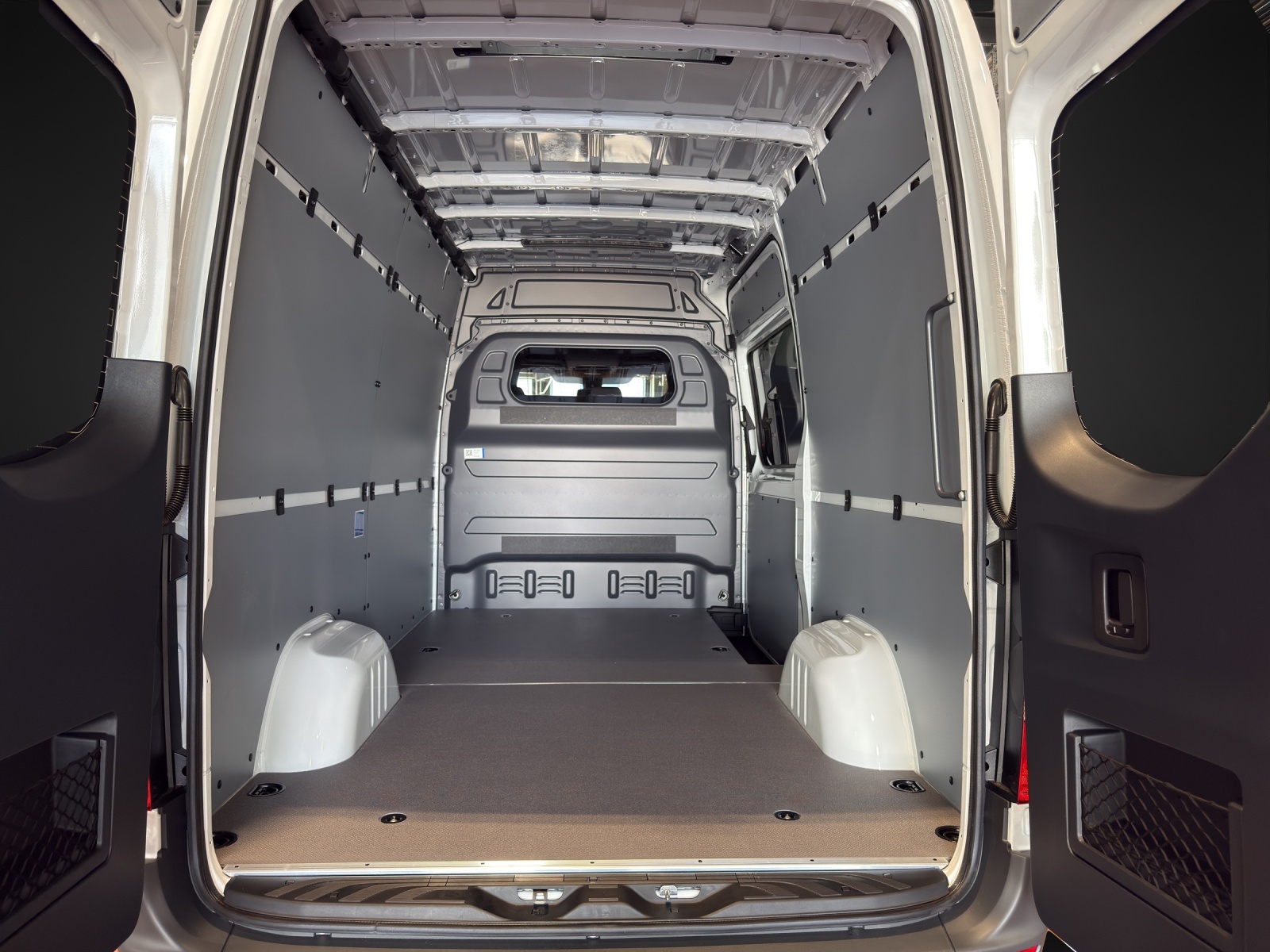 MERCEDES-BENZ Sprinter 317 CDI Standard 9G-TRONIC-image-10