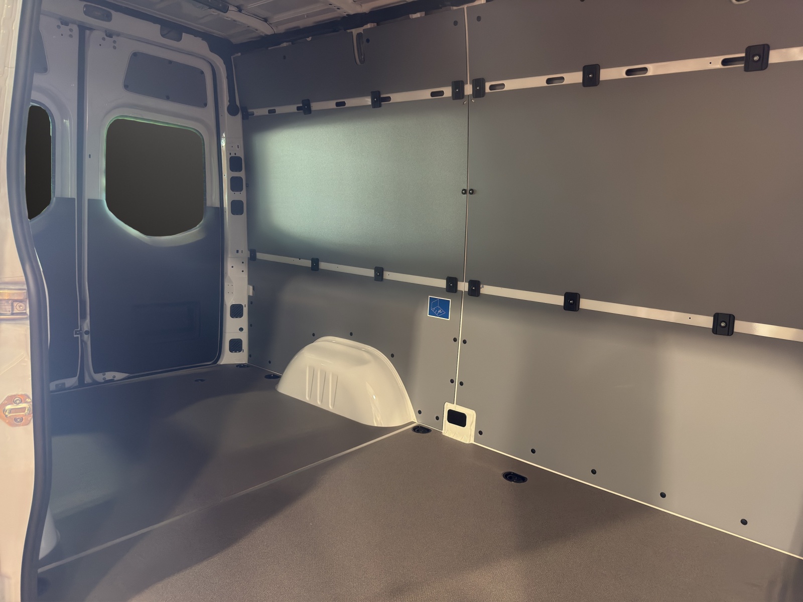 MERCEDES-BENZ Sprinter 317 CDI Standard 9G-TRONIC-image-7