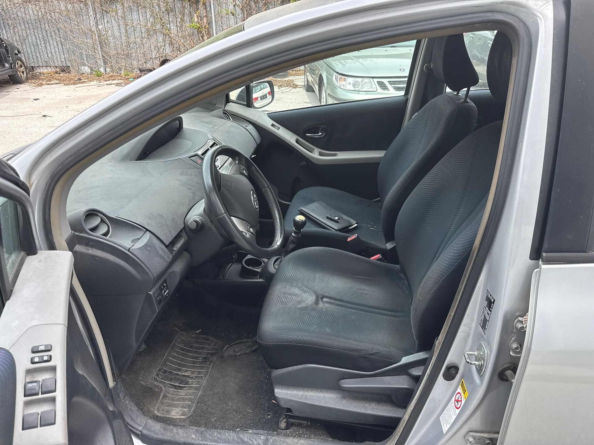 TOYOTA Yaris 1.33 Linea Sol-image-6