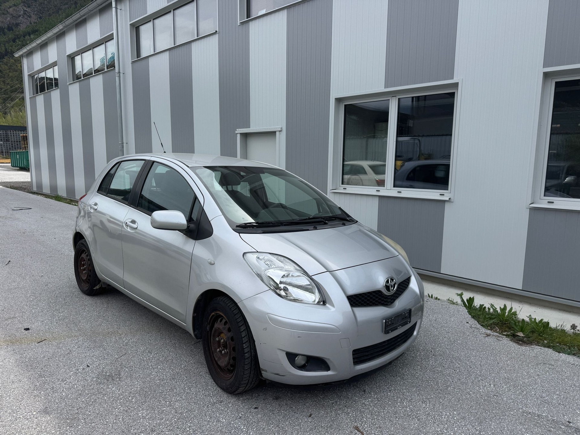 TOYOTA Yaris 1.33 Linea Sol-image-0