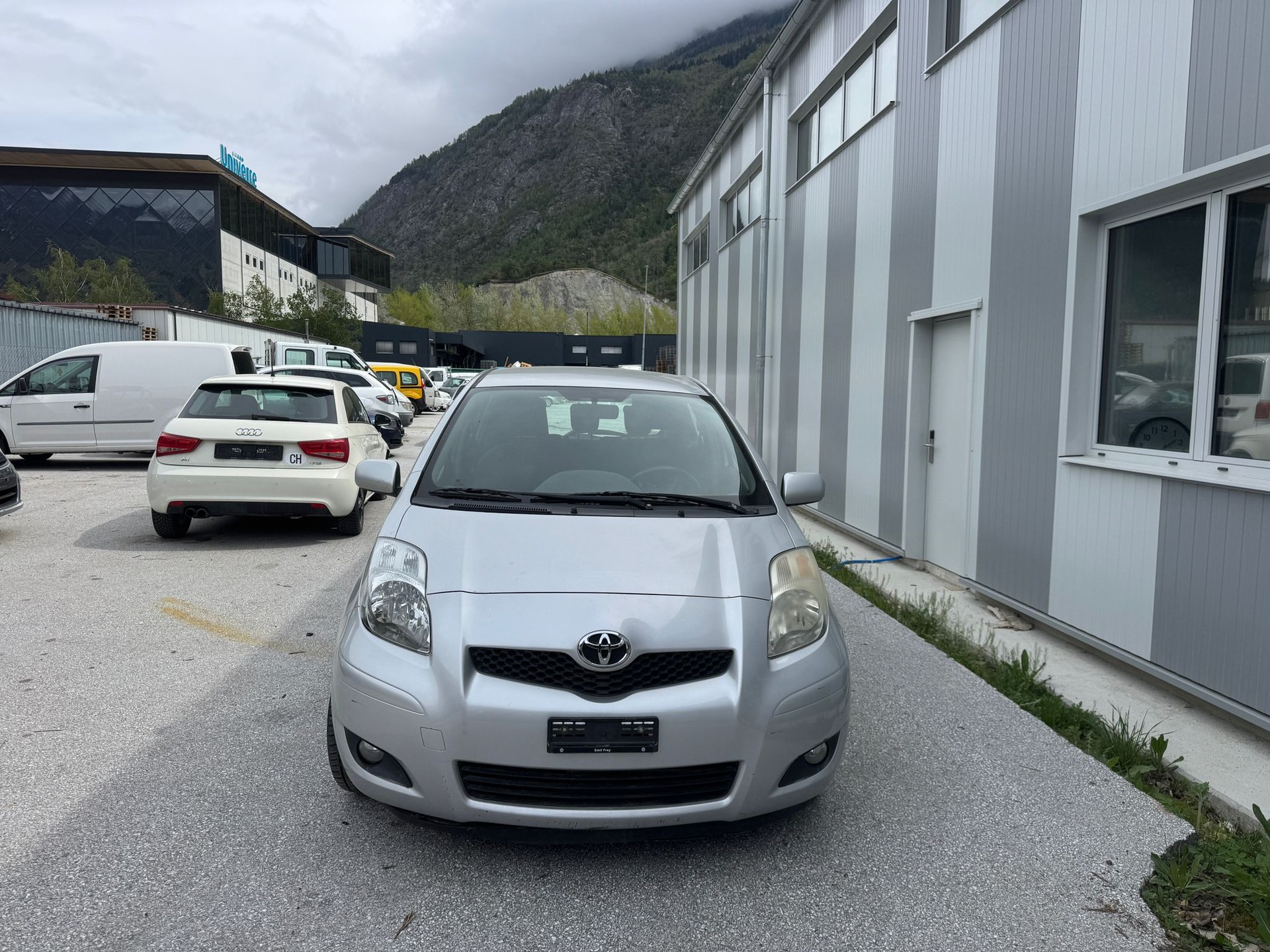 TOYOTA Yaris 1.33 Linea Sol-image-2