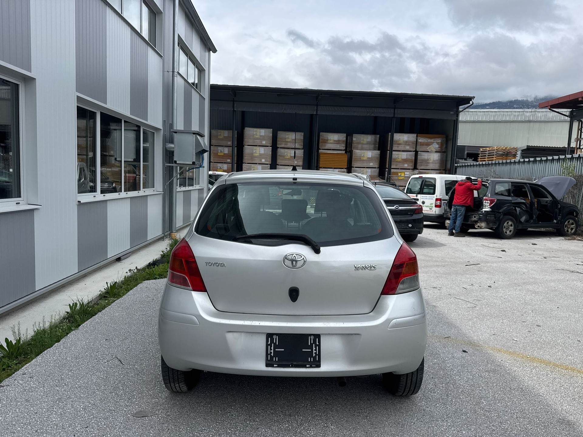 TOYOTA Yaris 1.33 Linea Sol-image-5