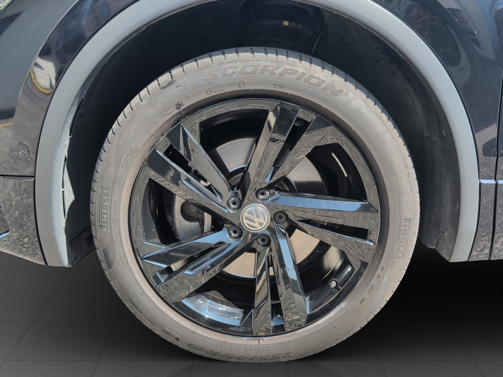VW Tiguan Allspace 2.0 TDI SCR R-Line 4Motion DSG-image-7