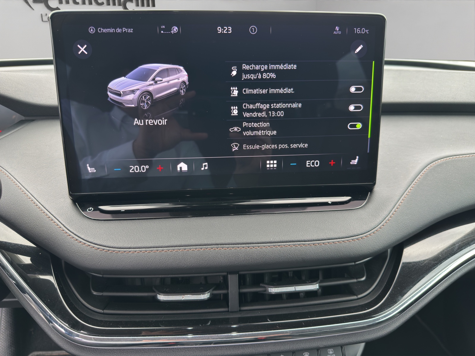 SKODA Enyaq iV 80-image-11