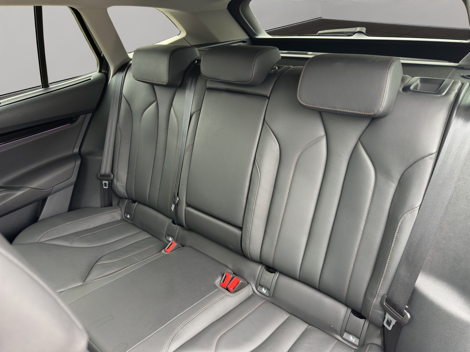SKODA Enyaq iV 80-image-14