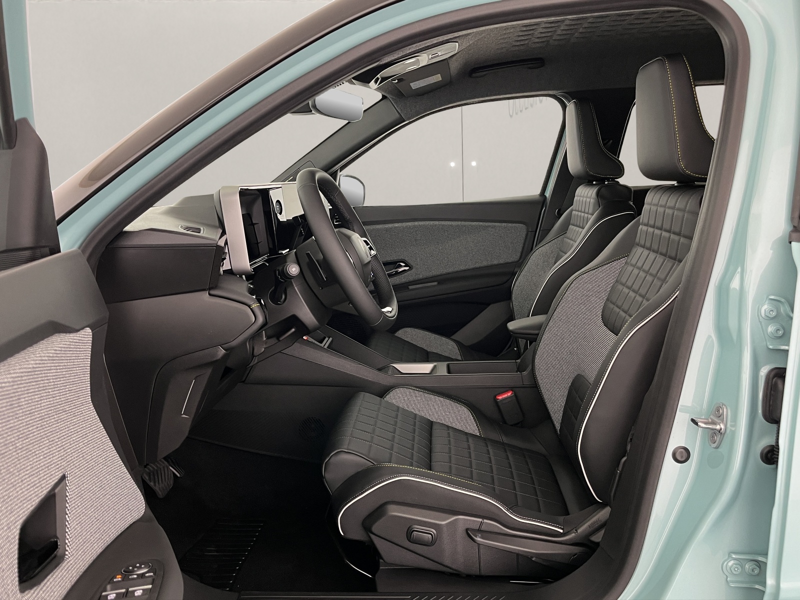 RENAULT R4 E-Tech Comfort Range iconic-image-6
