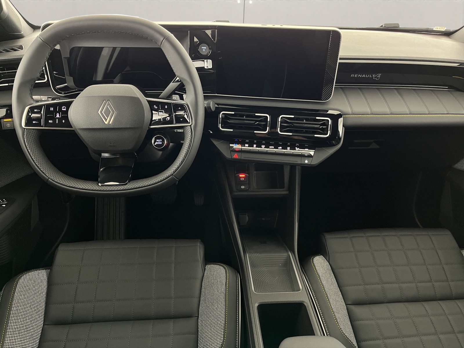 RENAULT R4 E-Tech Comfort Range iconic-image-7