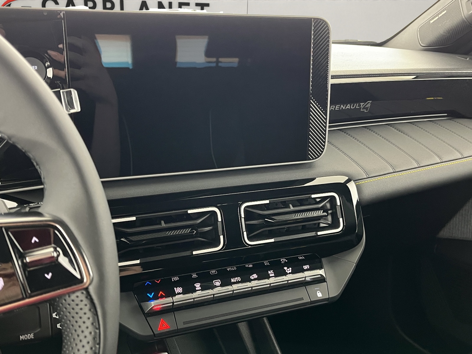 RENAULT R4 E-Tech Comfort Range iconic-image-10