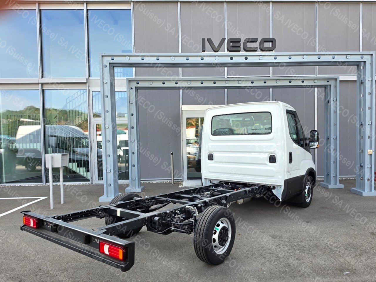 IVECO 35S14B-image-3