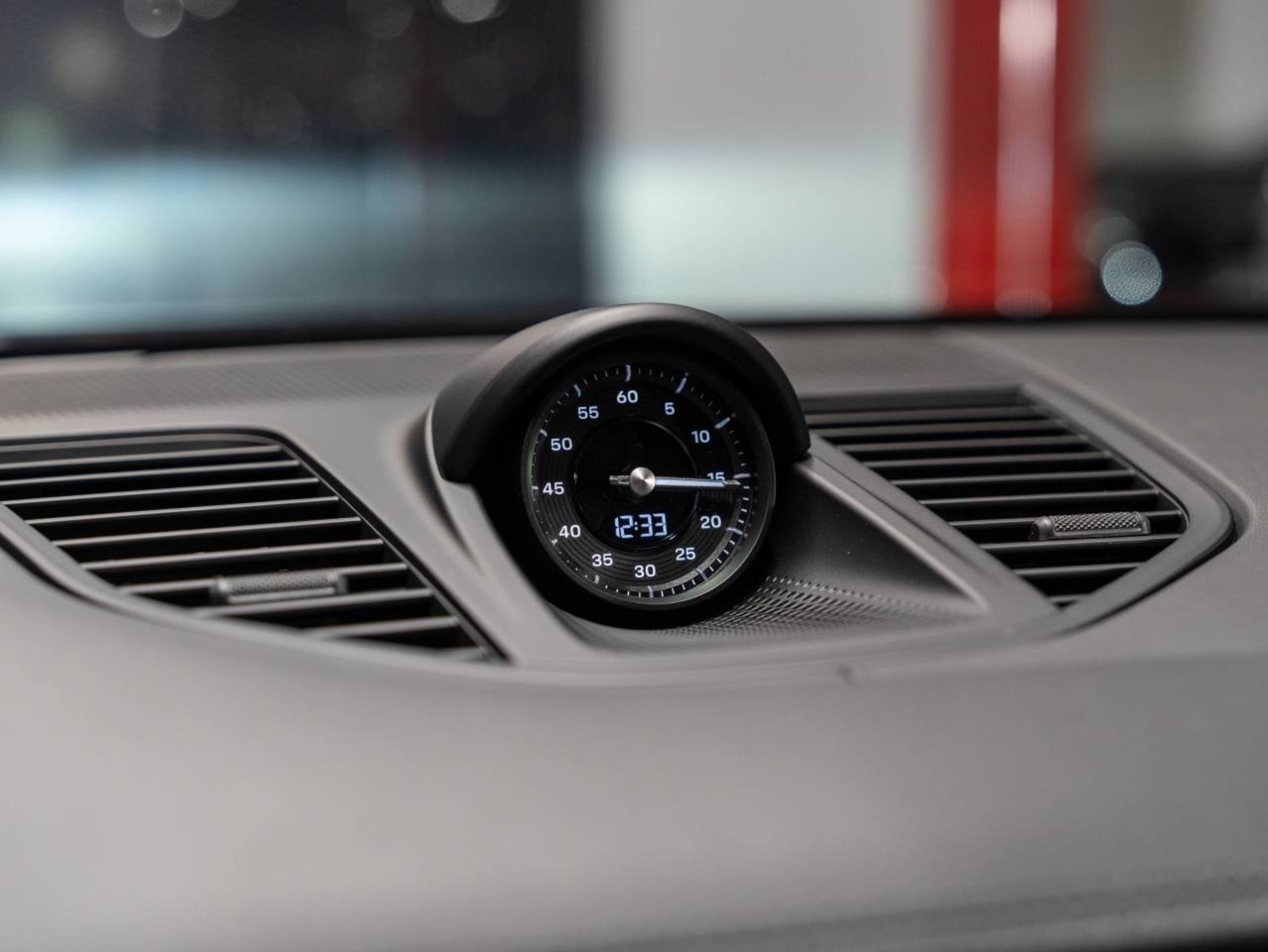 PORSCHE Panamera 4 E-Hybrid-image-9