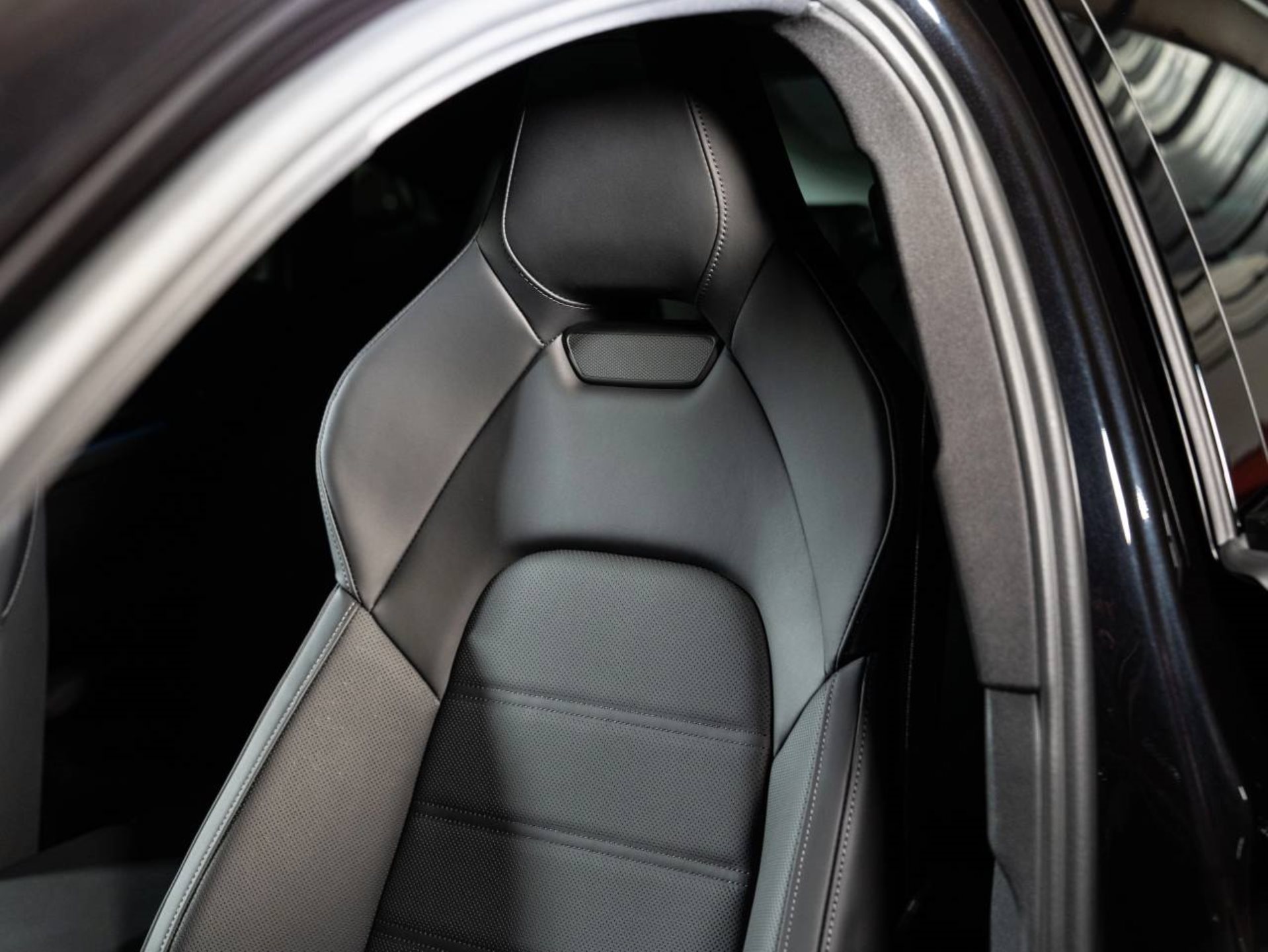 PORSCHE Panamera 4 E-Hybrid-image-14