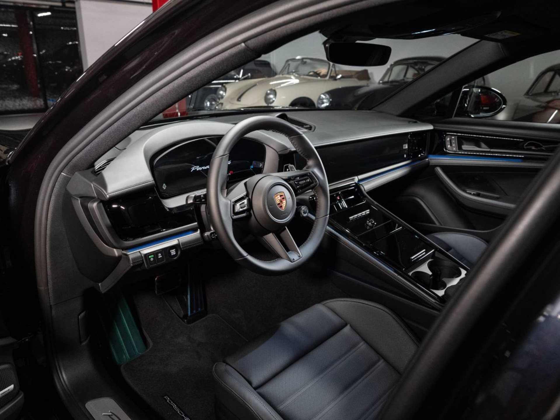 PORSCHE Panamera 4 E-Hybrid-image-3