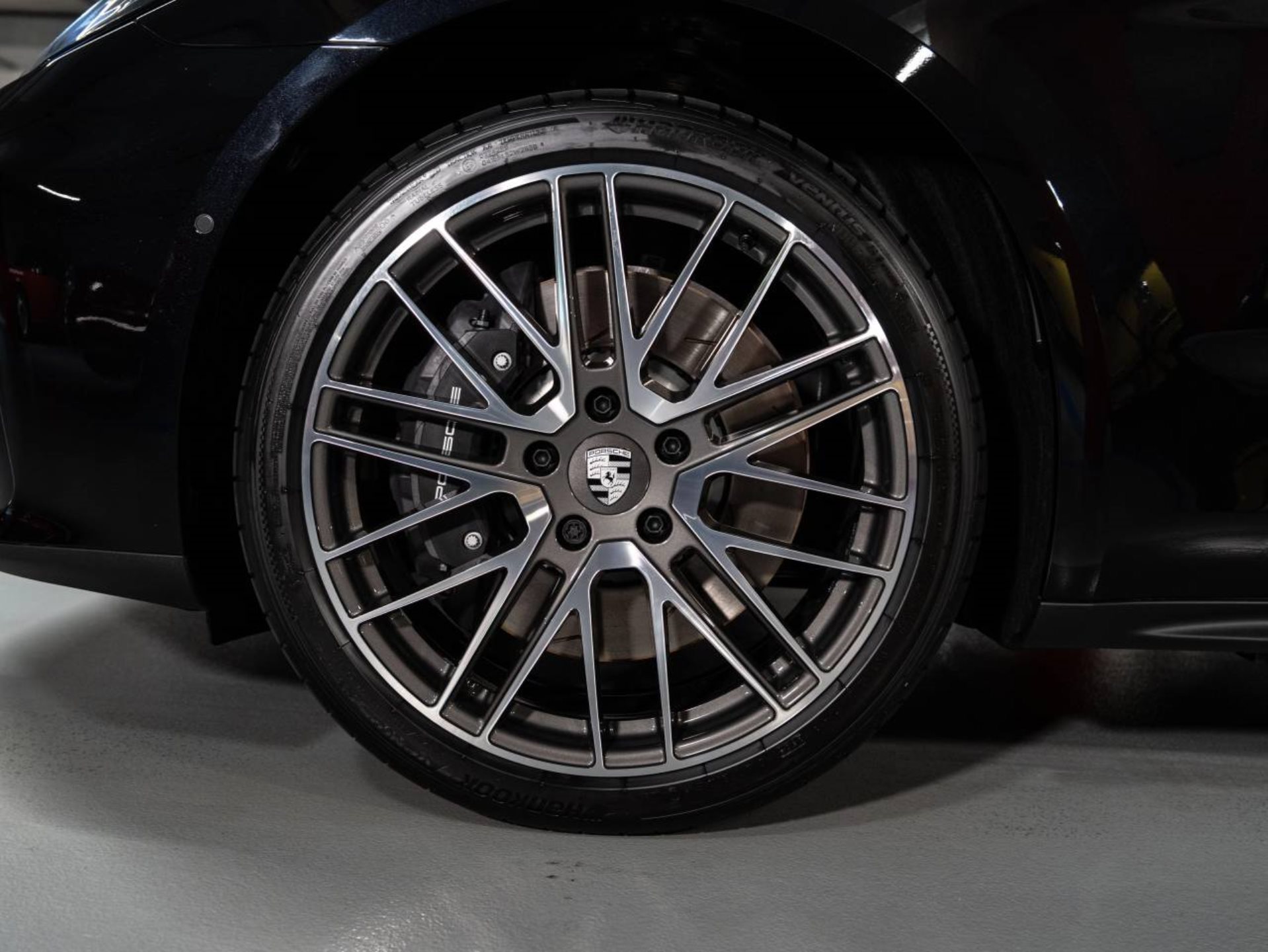 PORSCHE Panamera 4 E-Hybrid-image-19