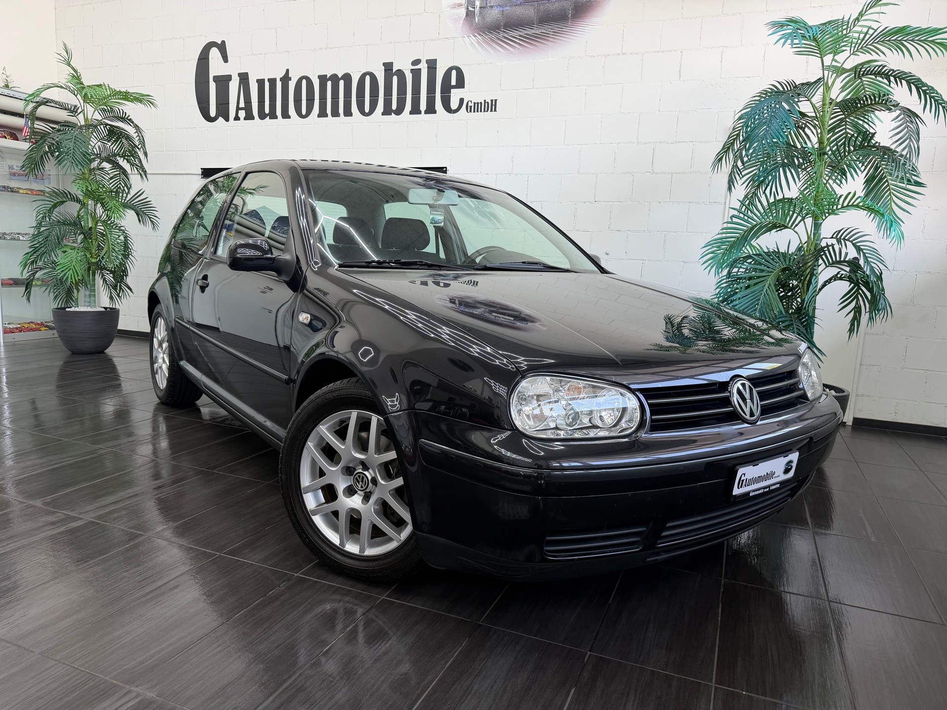 VW Golf 1.8 T Highline-showroom-element-1