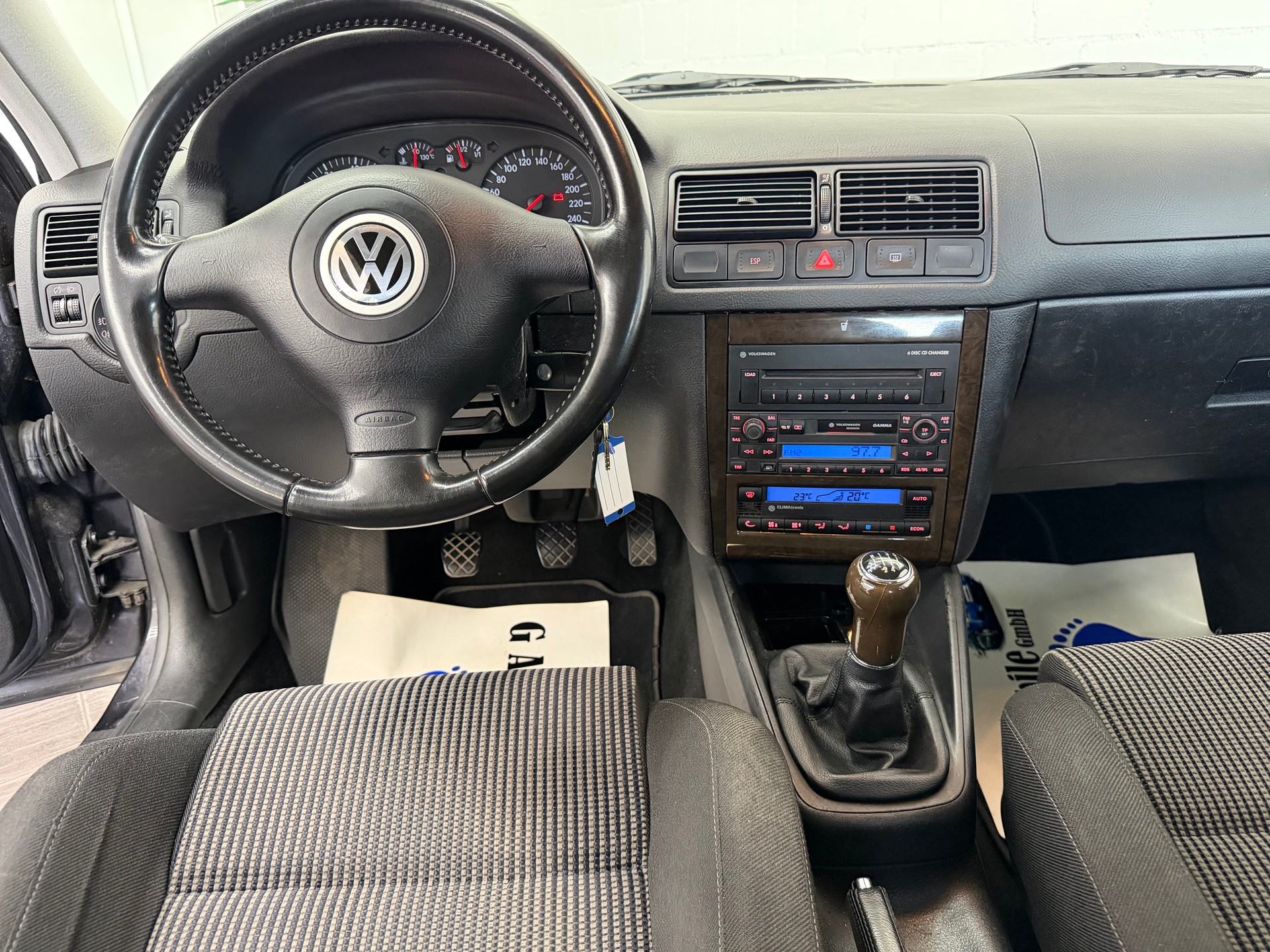 VW Golf 1.8 T Highline-image-9