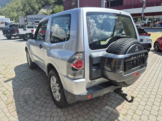 MITSUBISHI Pajero 3.2 DI-D Profi-image-3