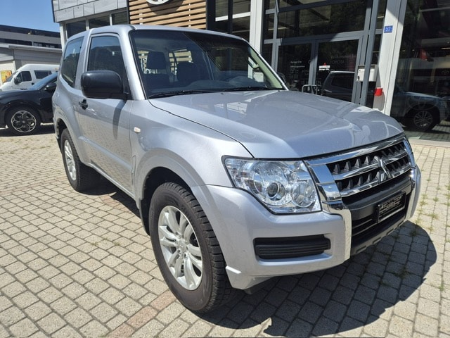 MITSUBISHI Pajero 3.2 DI-D Profi-image-1