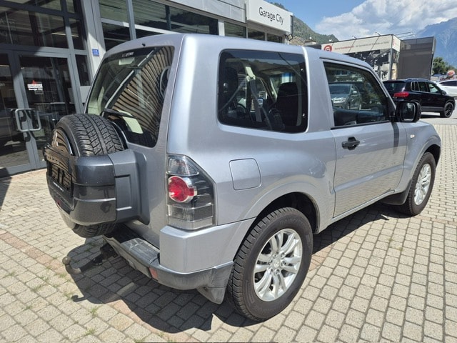 MITSUBISHI Pajero 3.2 DI-D Profi-image-2