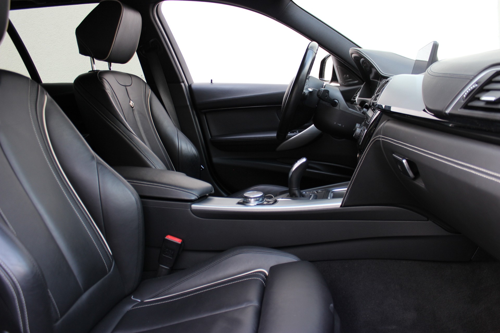 BMW-ALPINA B3 BiTurbo Touring 3.0 xDrive Switch-Tronic-image-3