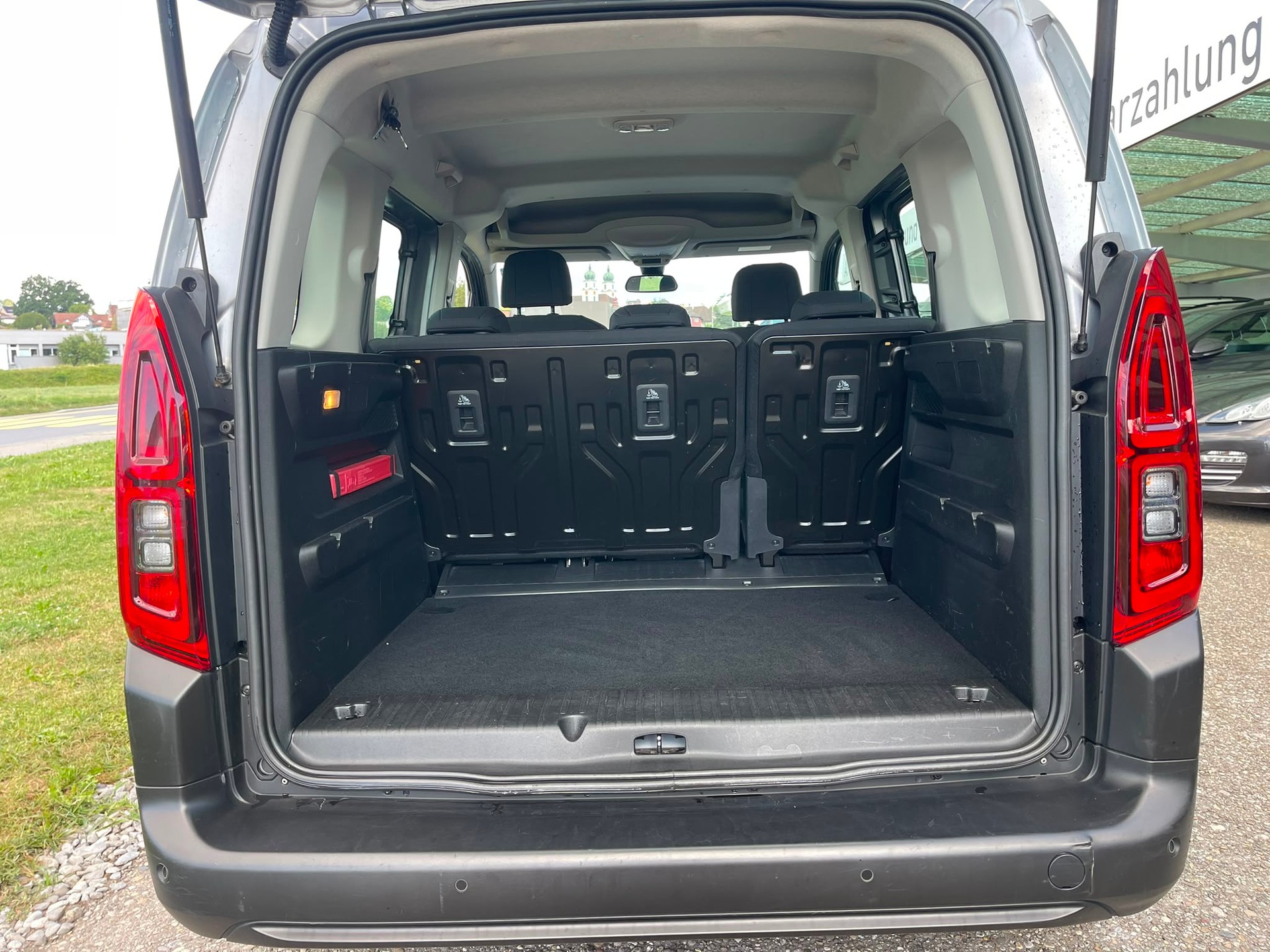 OPEL Combo Life 1.2 Essentia-image-11