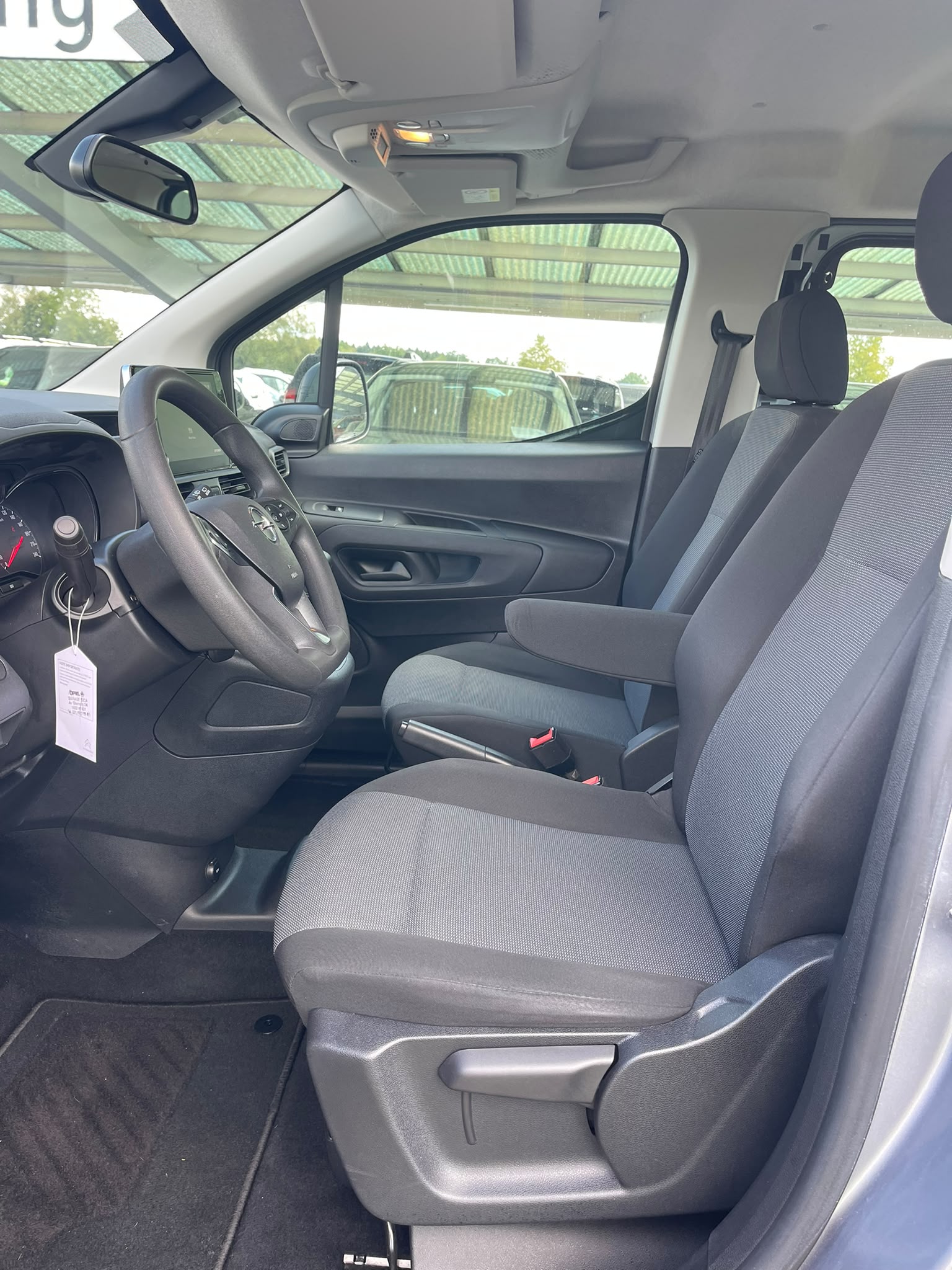 OPEL Combo Life 1.2 Essentia-image-6