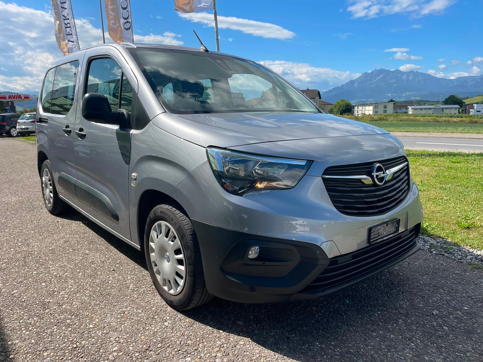 OPEL Combo Life 1.2 Essentia-image-2