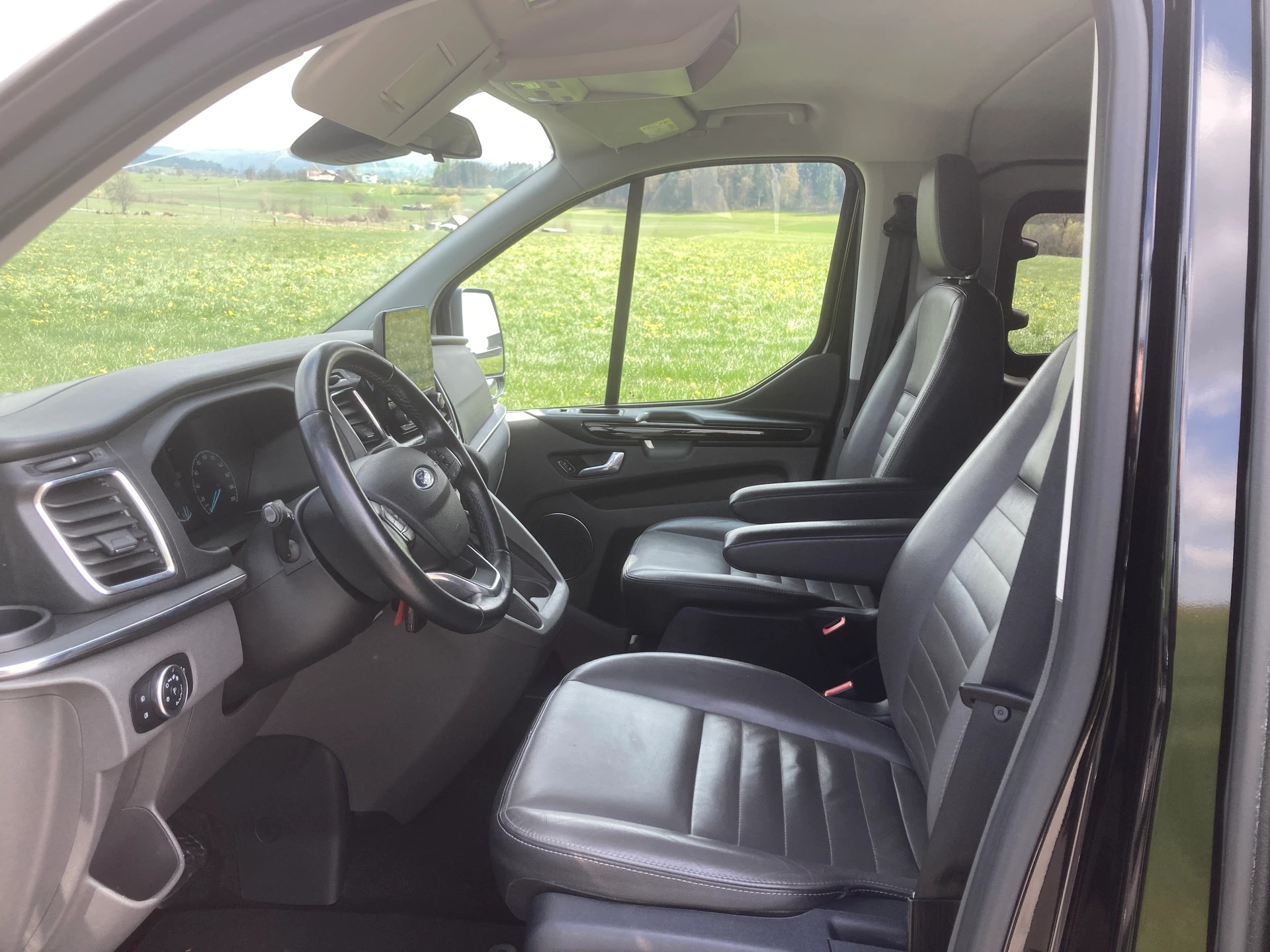 FORD Tourneo Custom 320 L2H1 Titanium X A mit Anhängerkupplung-image-9