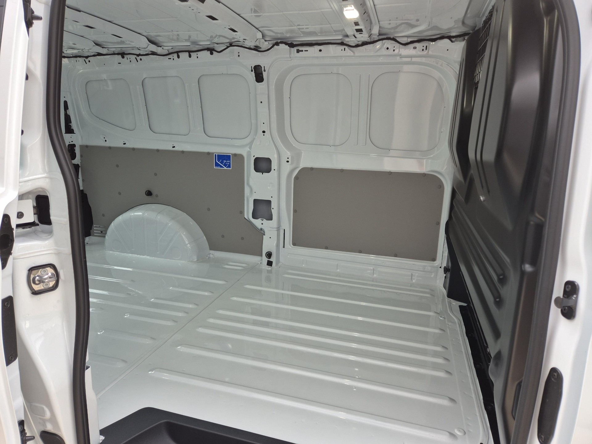 FORD Transit C Van 320 L2 2.0 EcoBlue 170 Trend-image-13