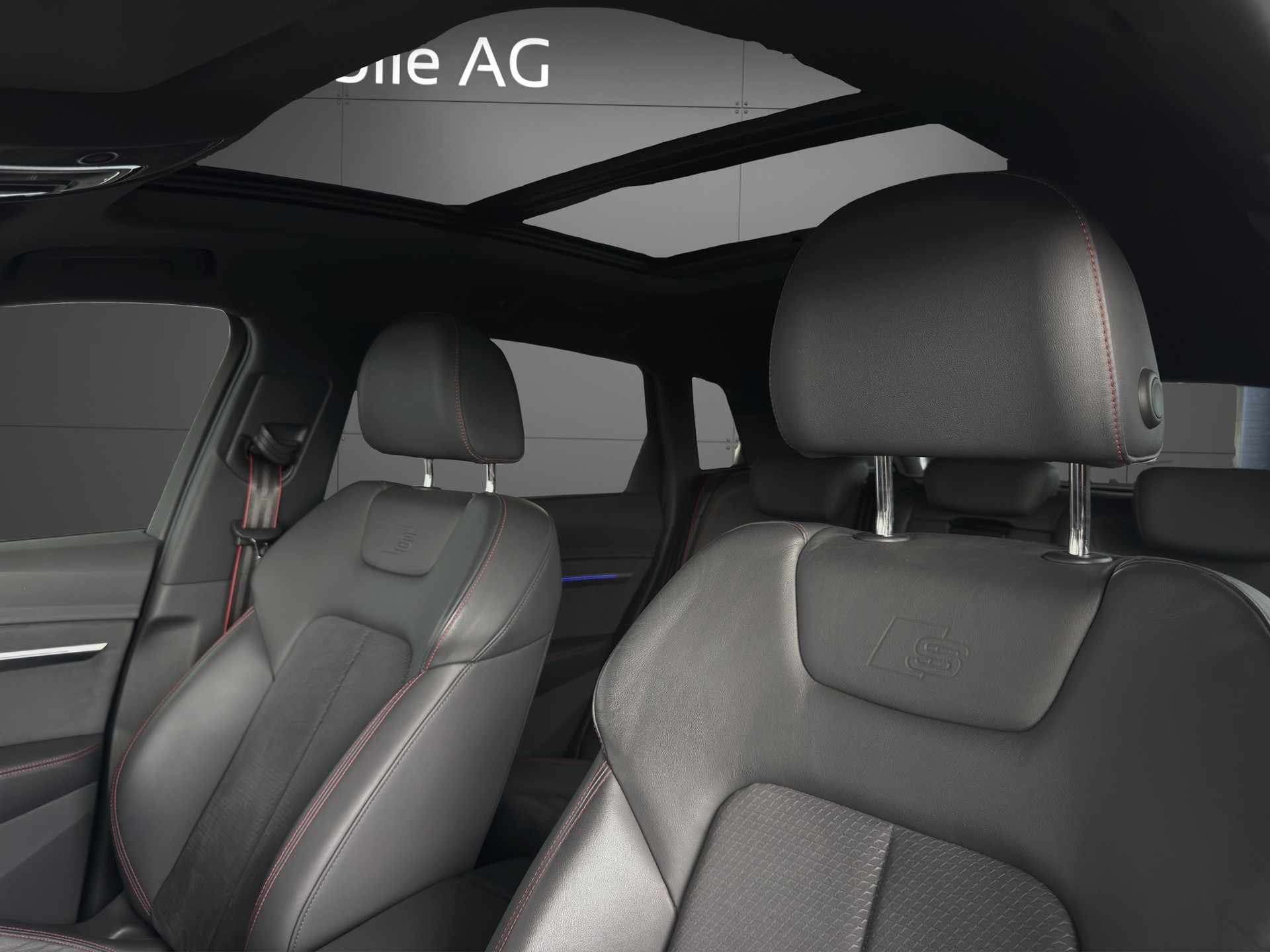 AUDI Q8 55 e-tron Black Edition quattro-image-7