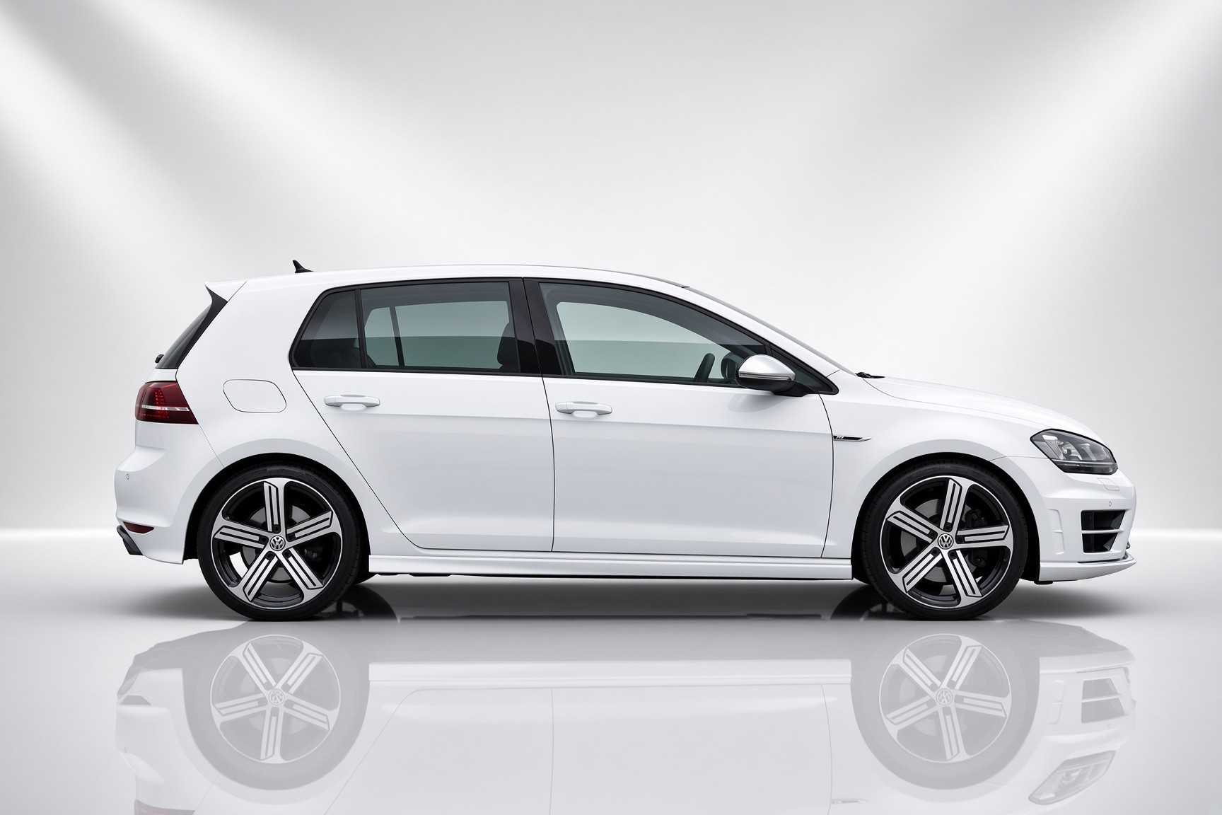 VW Golf 2.0 TSI R 4Motion DSG-image-5