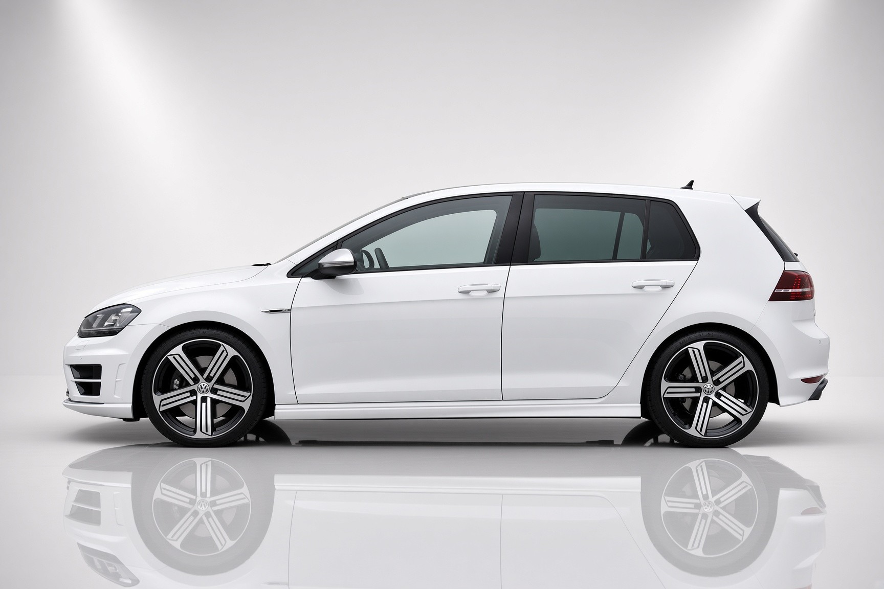 VW Golf 2.0 TSI R 4Motion DSG-image-1