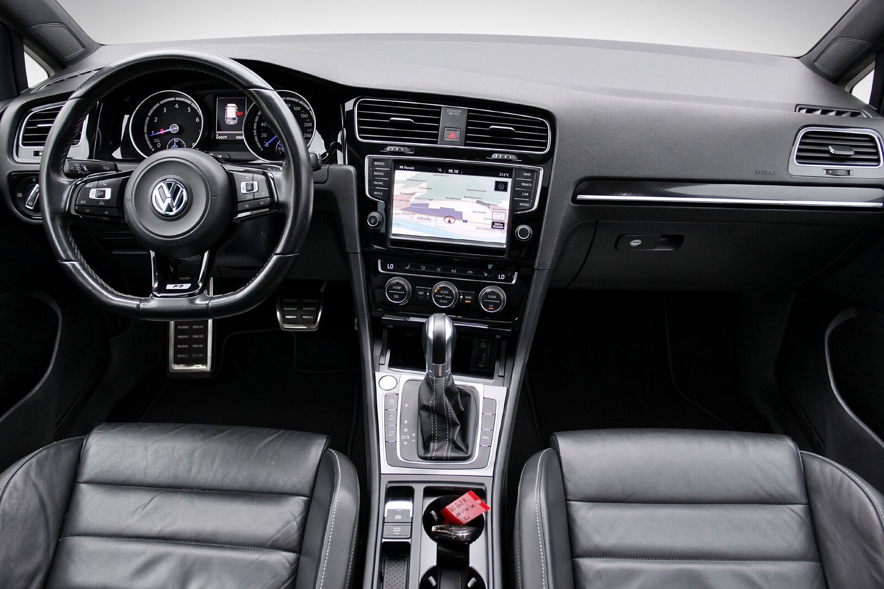VW Golf 2.0 TSI R 4Motion DSG-image-10