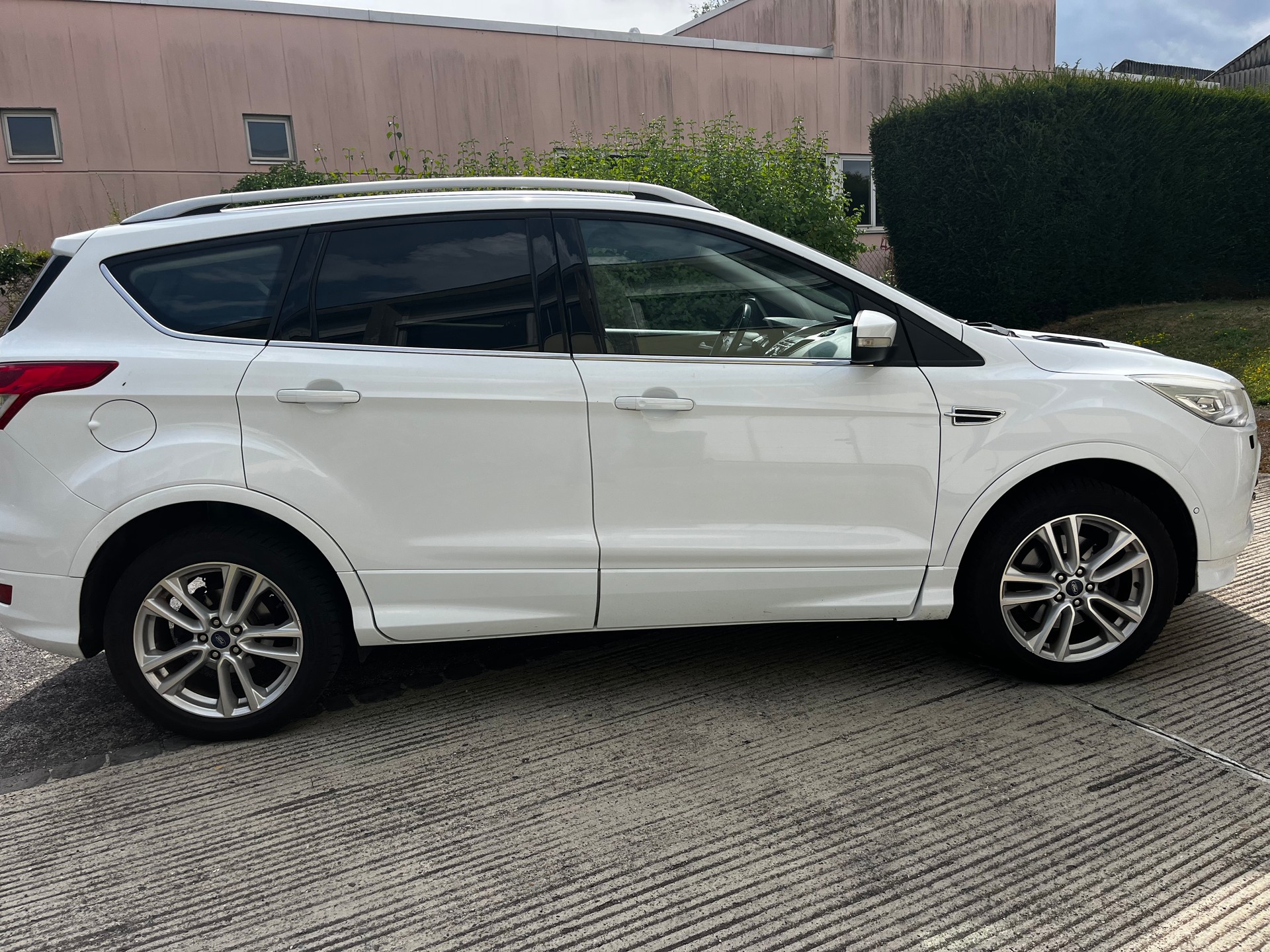 FORD Kuga 2.0 TDCi Titanium S 4WD PowerShift-image-4