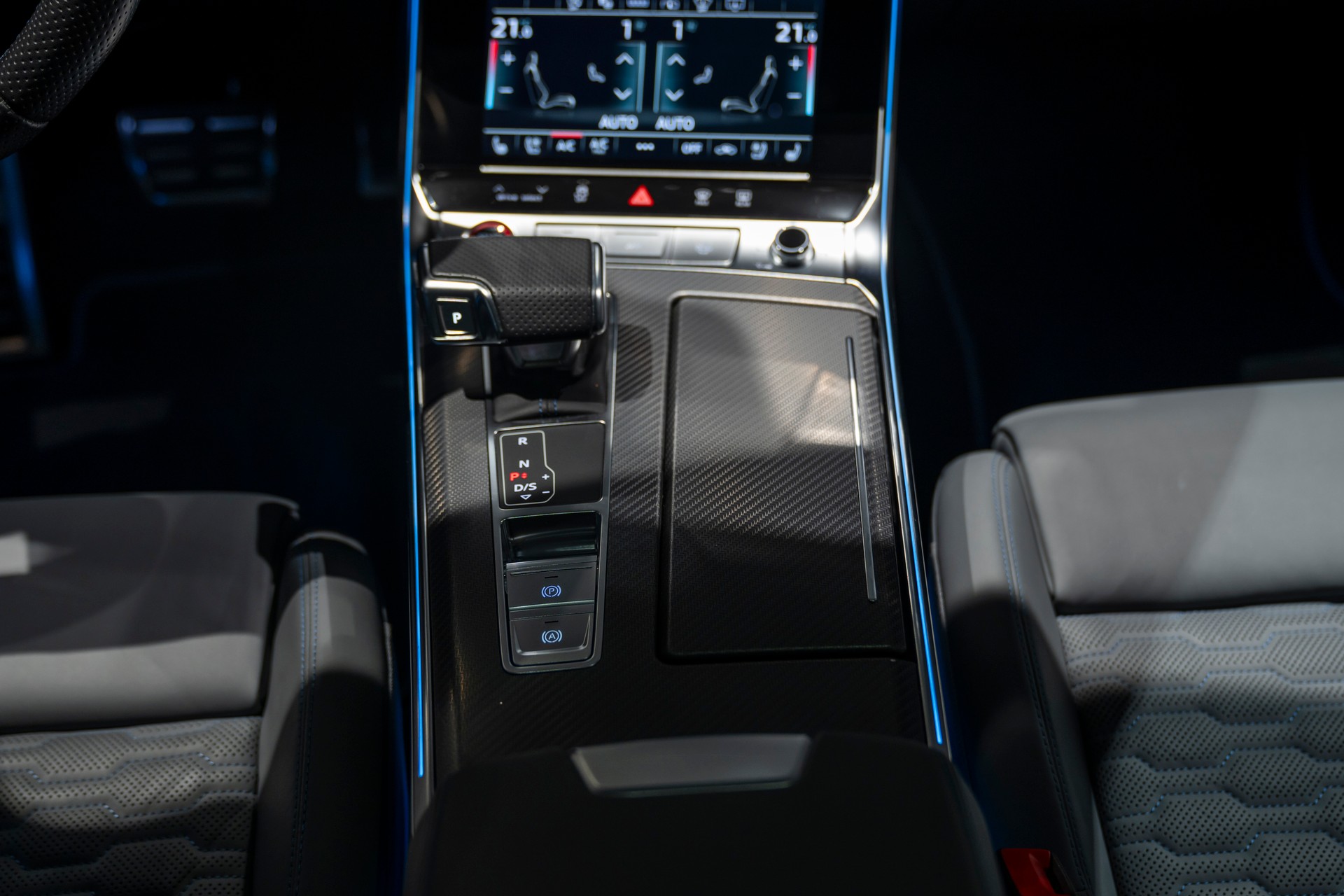 AUDI RS6 Avant 4.0 TFSI V8 quattro-image-18