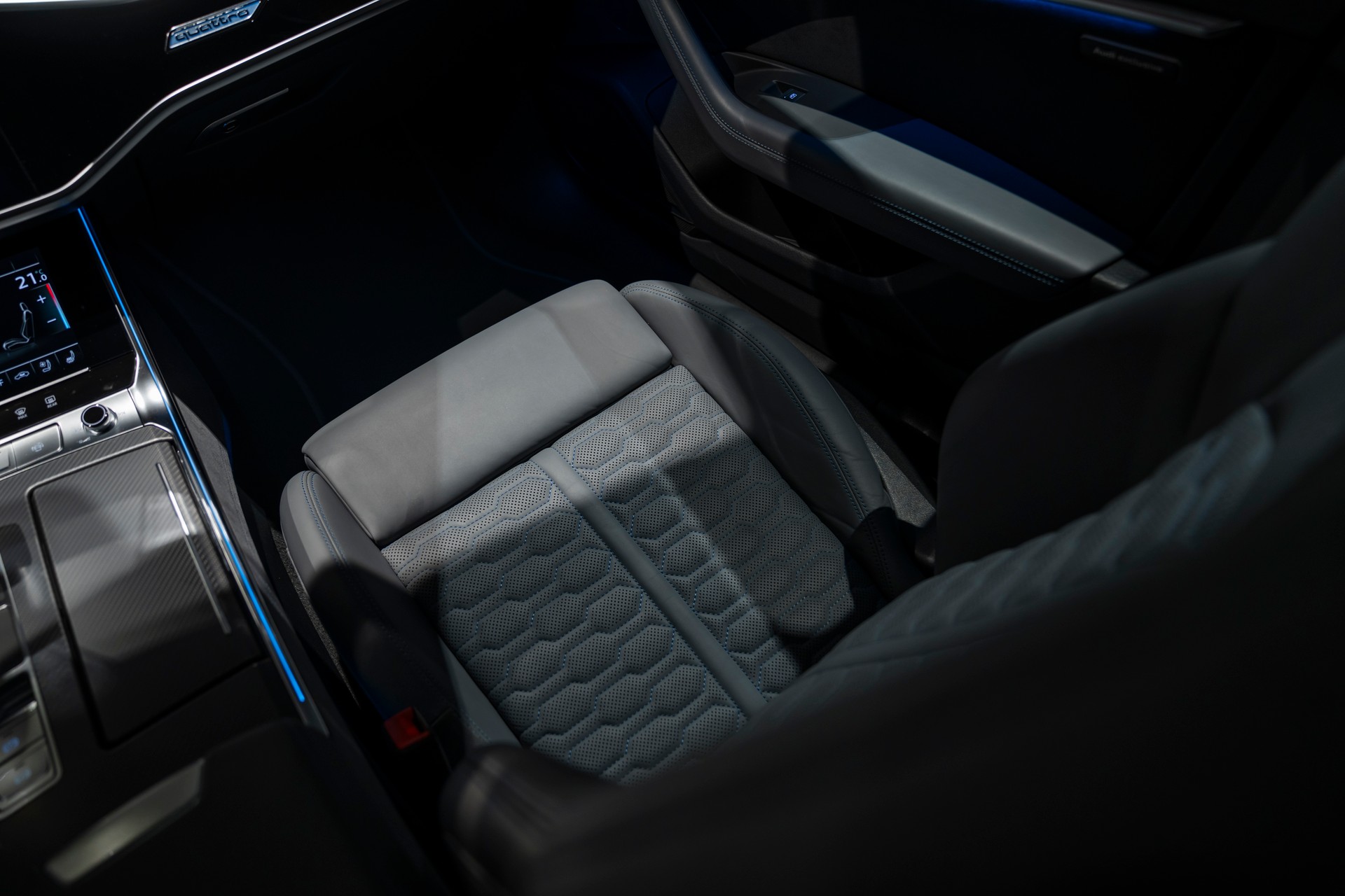 AUDI RS6 Avant 4.0 TFSI V8 quattro-image-17