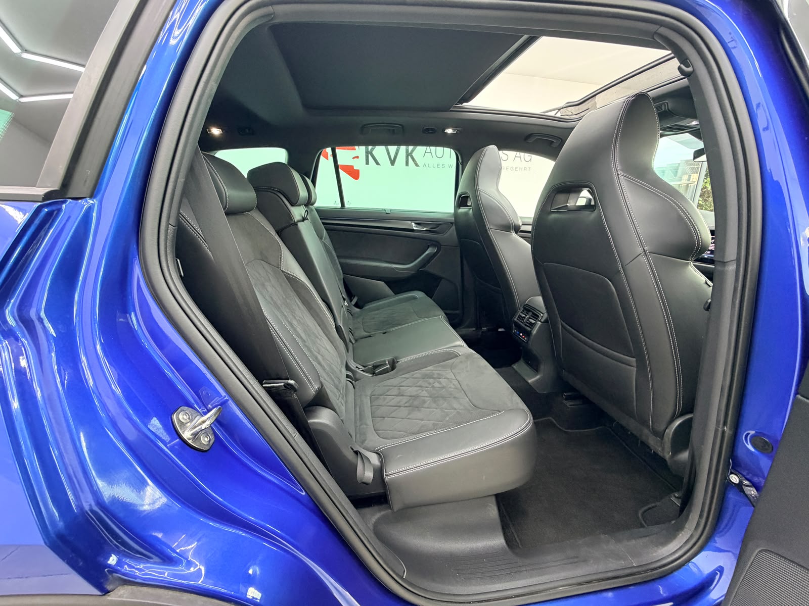 SKODA Kodiaq 2.0 TSI 4x4 SportLine | Vollaustattung | 7-Sitzer | Panorama | CH-Fahrzeug |-image-16