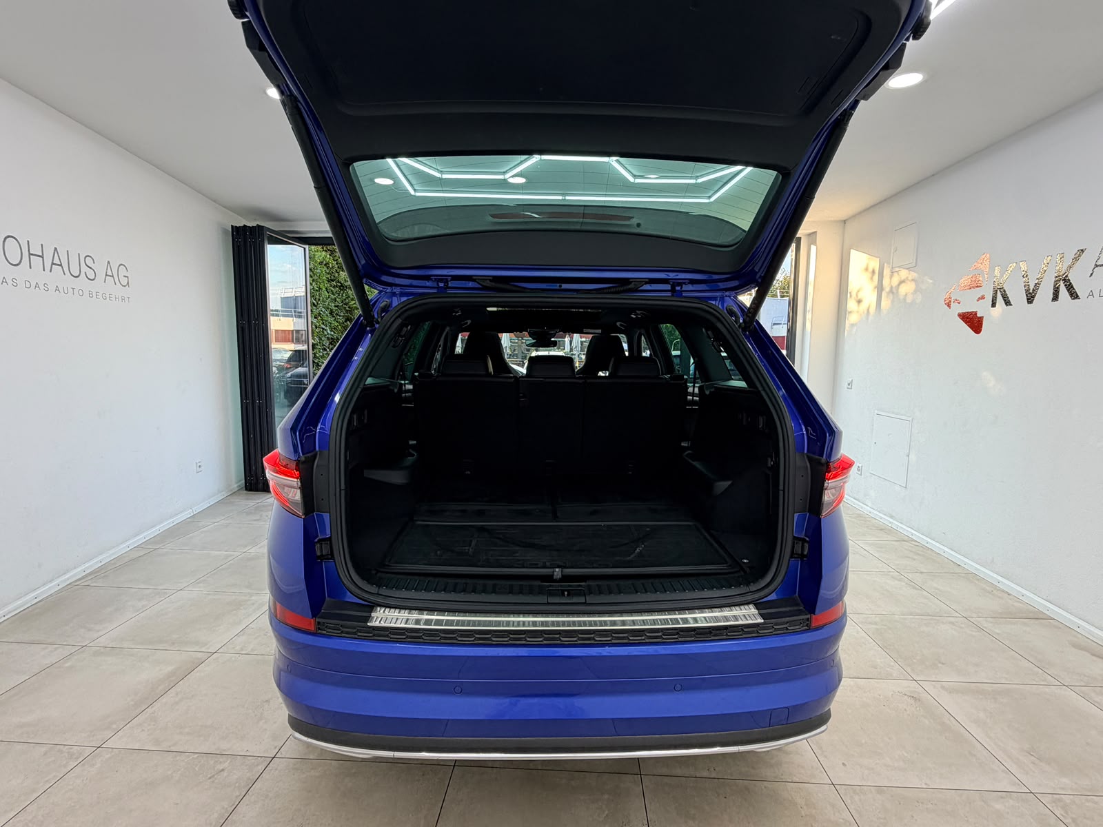 SKODA Kodiaq 2.0 TSI 4x4 SportLine | Vollaustattung | 7-Sitzer | Panorama | CH-Fahrzeug |-image-8
