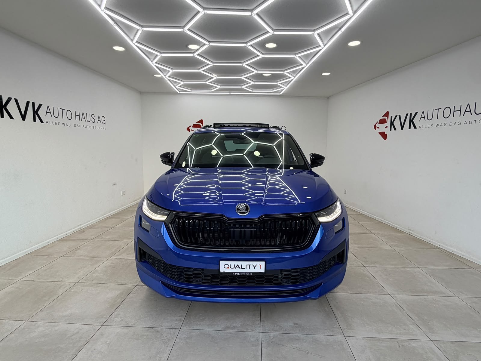 SKODA Kodiaq 2.0 TSI 4x4 SportLine | Vollaustattung | 7-Sitzer | Panorama | CH-Fahrzeug |-image-3
