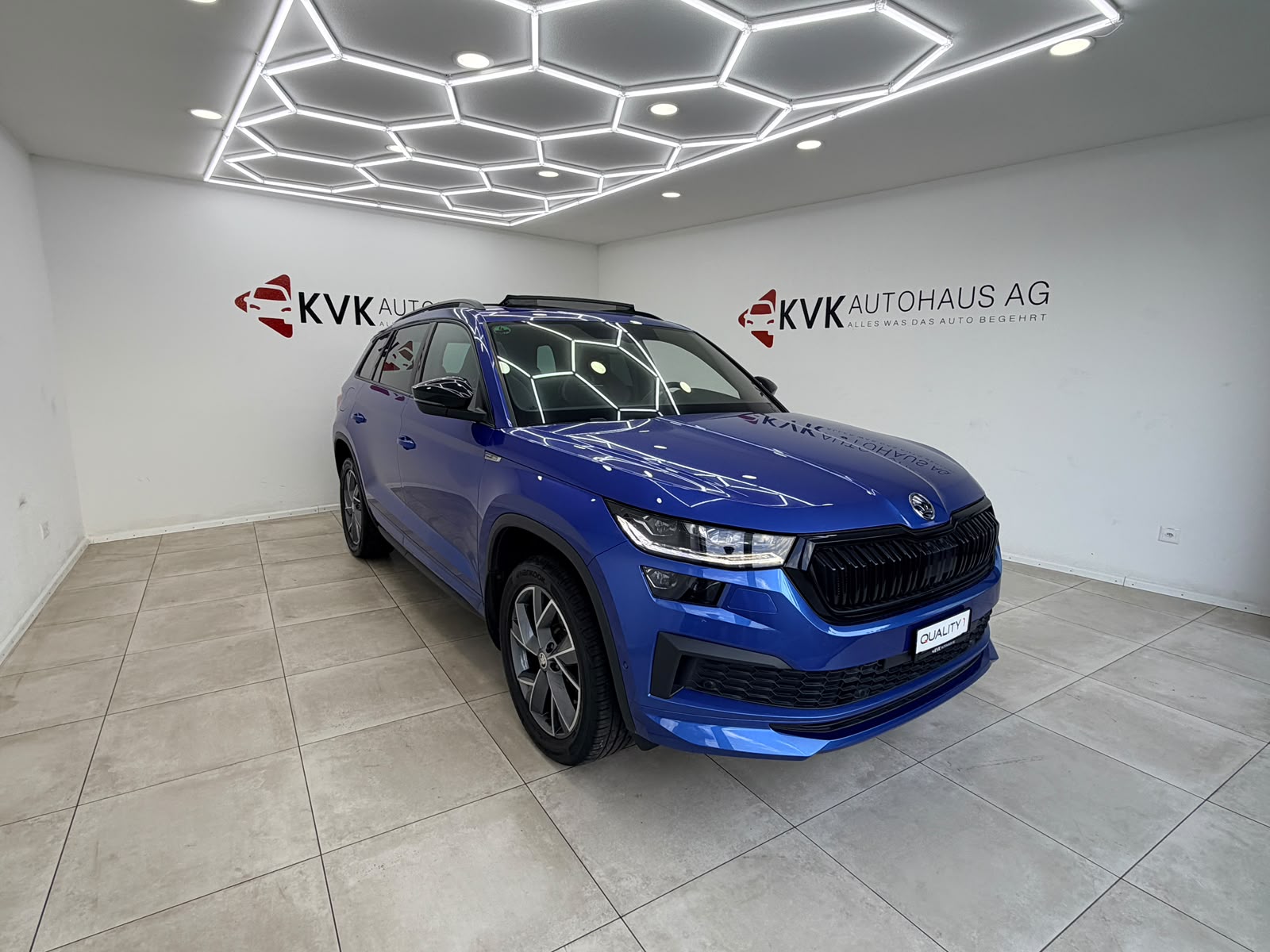 SKODA Kodiaq 2.0 TSI 4x4 SportLine | Vollaustattung | 7-Sitzer | Panorama | CH-Fahrzeug |-image-4