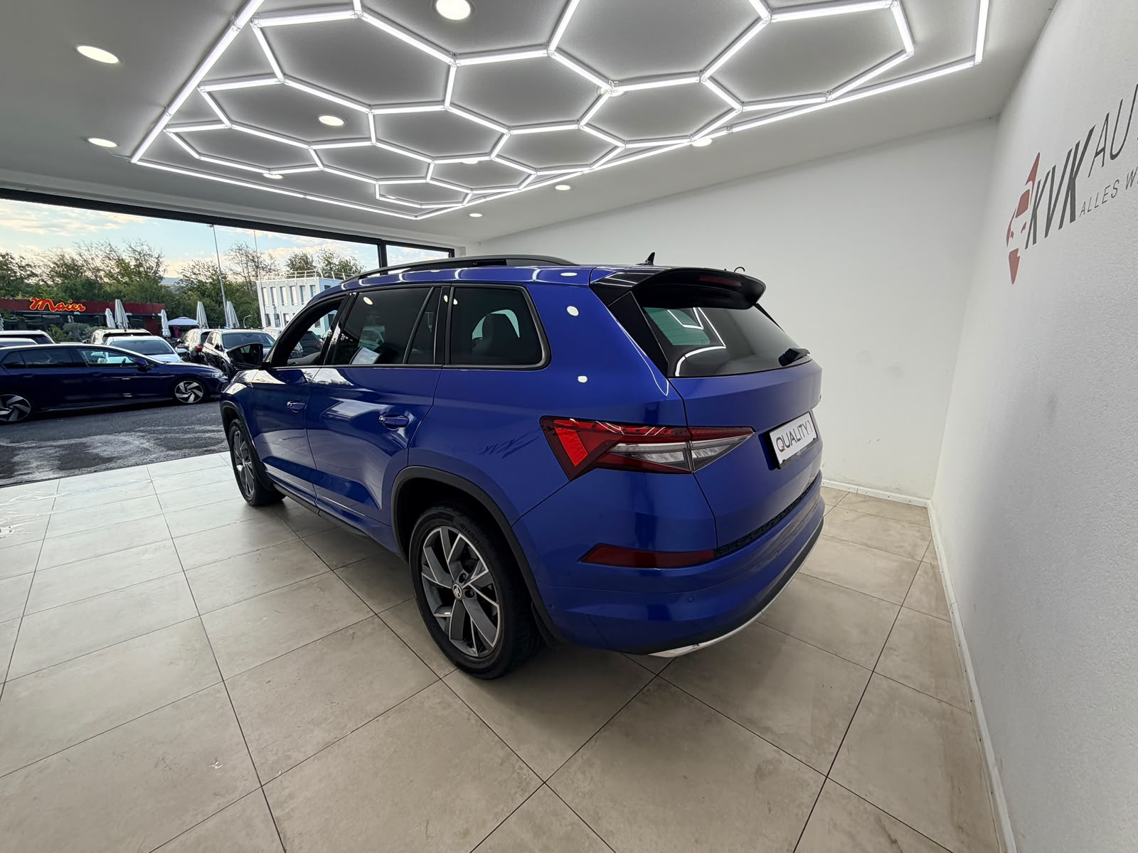 SKODA Kodiaq 2.0 TSI 4x4 SportLine | Vollaustattung | 7-Sitzer | Panorama | CH-Fahrzeug |-image-6