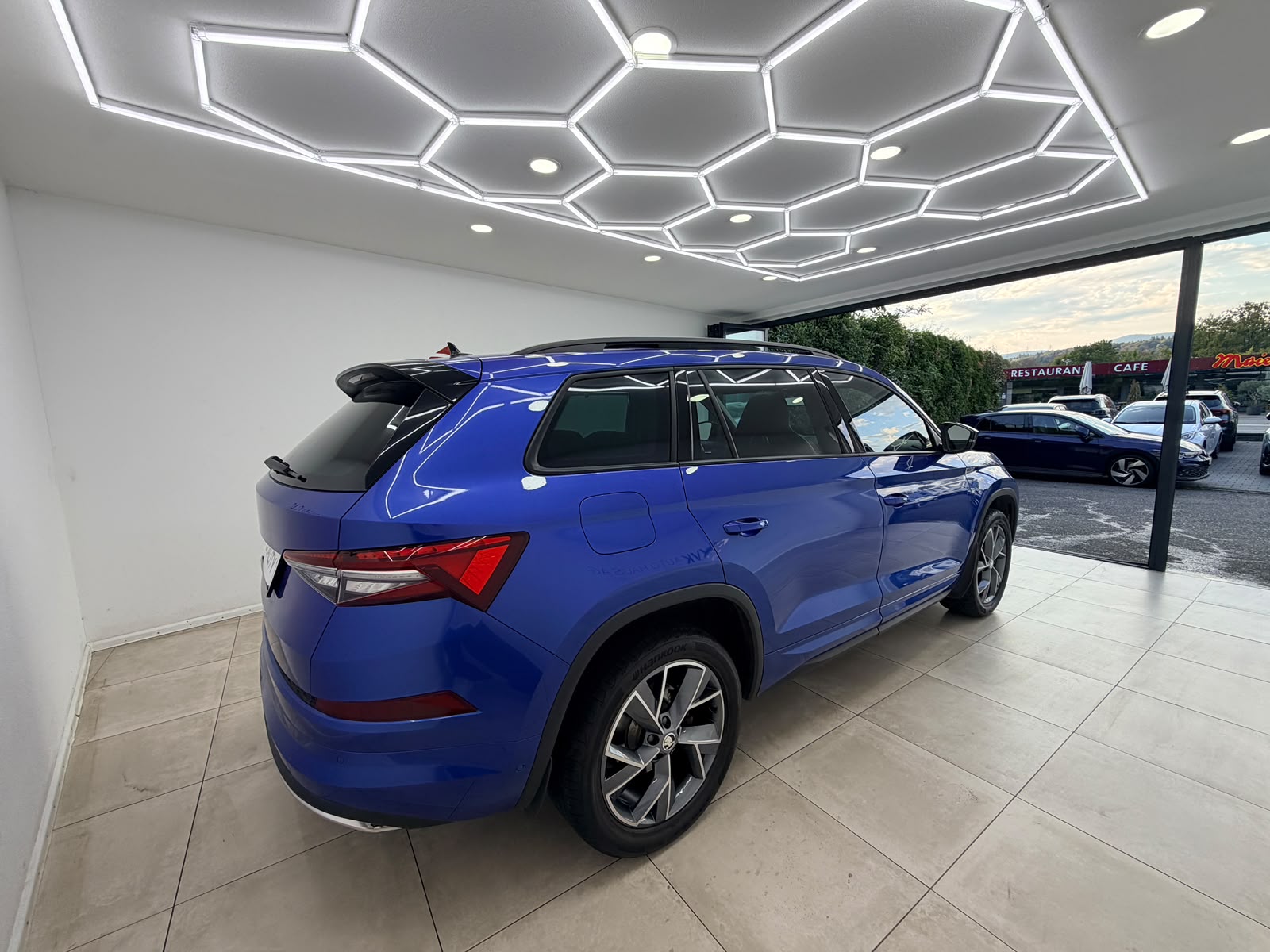 SKODA Kodiaq 2.0 TSI 4x4 SportLine | Vollaustattung | 7-Sitzer | Panorama | CH-Fahrzeug |-image-5