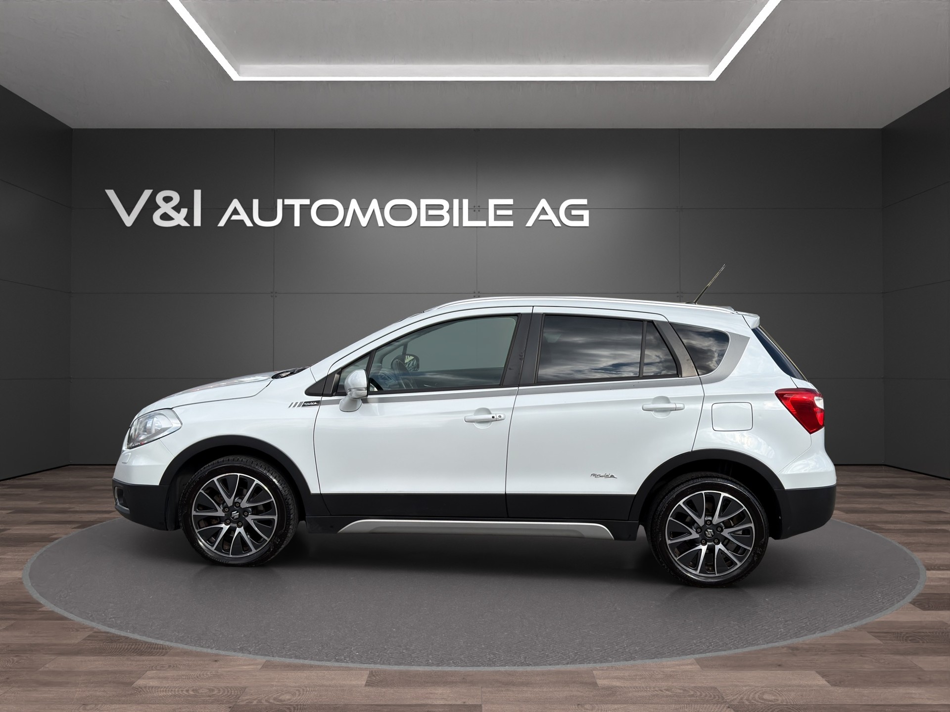 SUZUKI SX4 S-Cross 1.6 TD PizSulai 4WD TCSS-image-6
