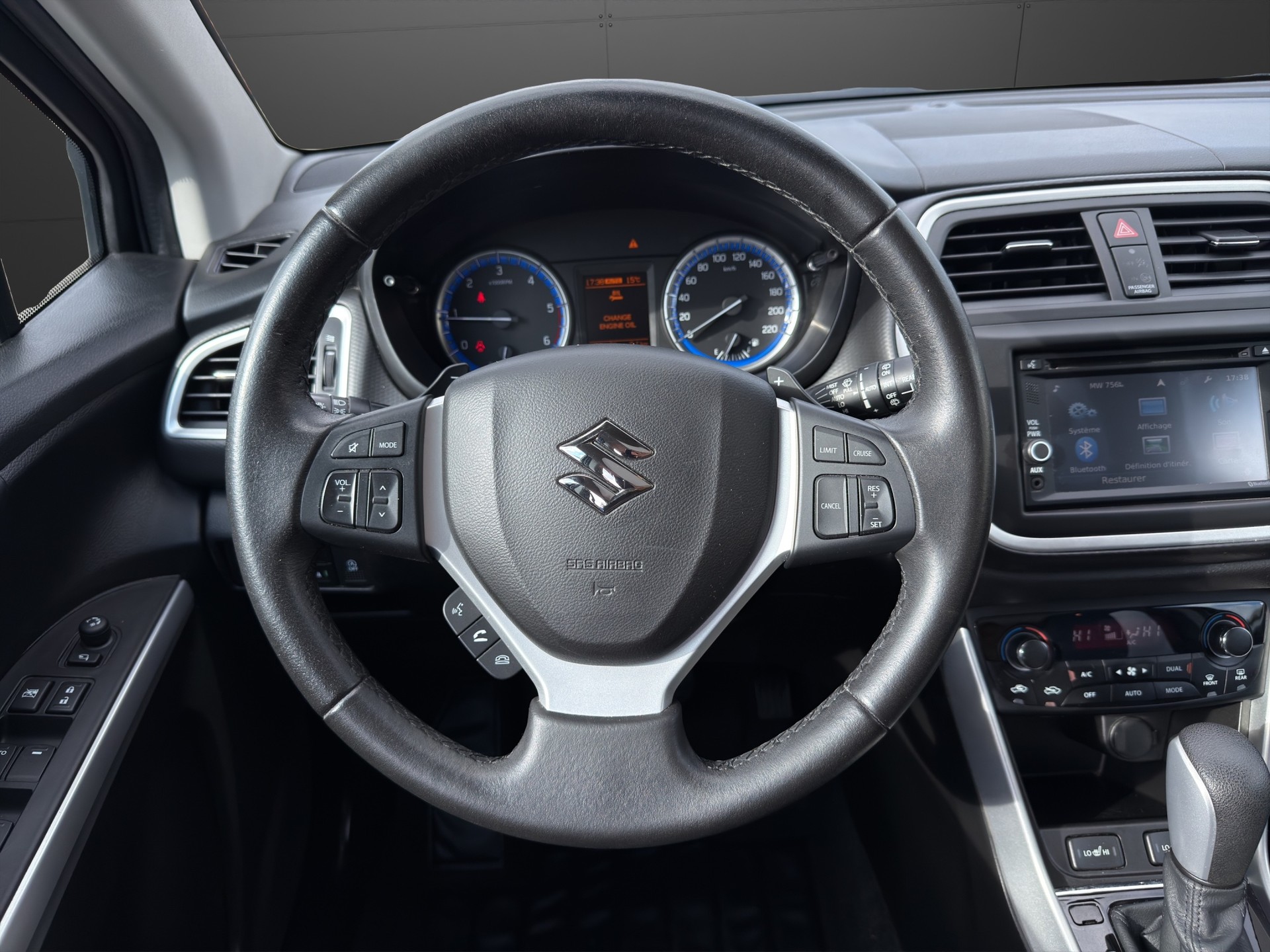 SUZUKI SX4 S-Cross 1.6 TD PizSulai 4WD TCSS-image-11