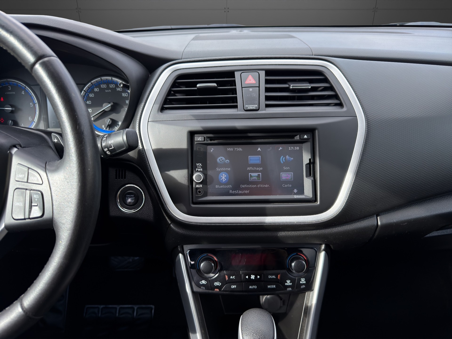 SUZUKI SX4 S-Cross 1.6 TD PizSulai 4WD TCSS-image-13