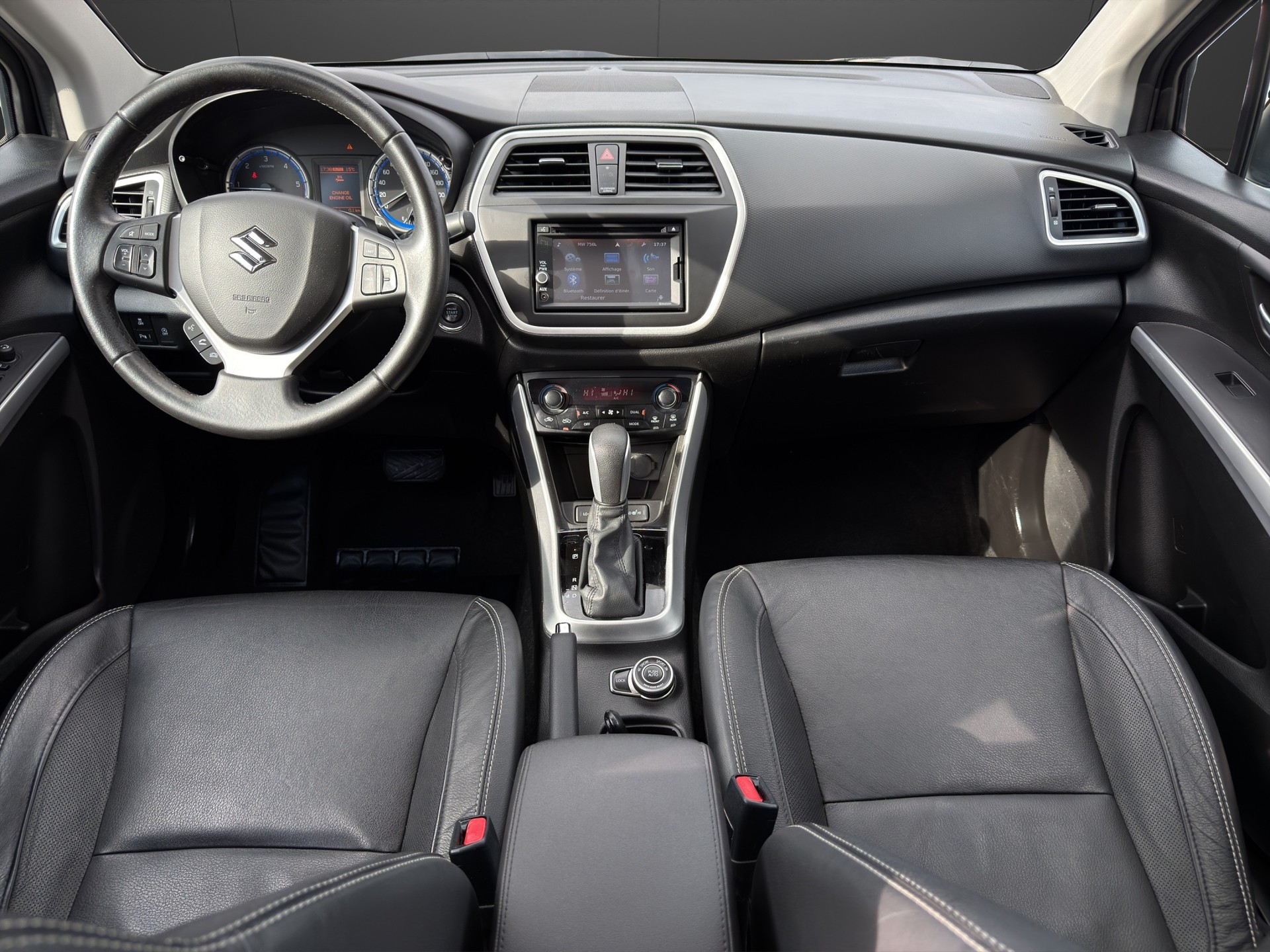 SUZUKI SX4 S-Cross 1.6 TD PizSulai 4WD TCSS-image-10