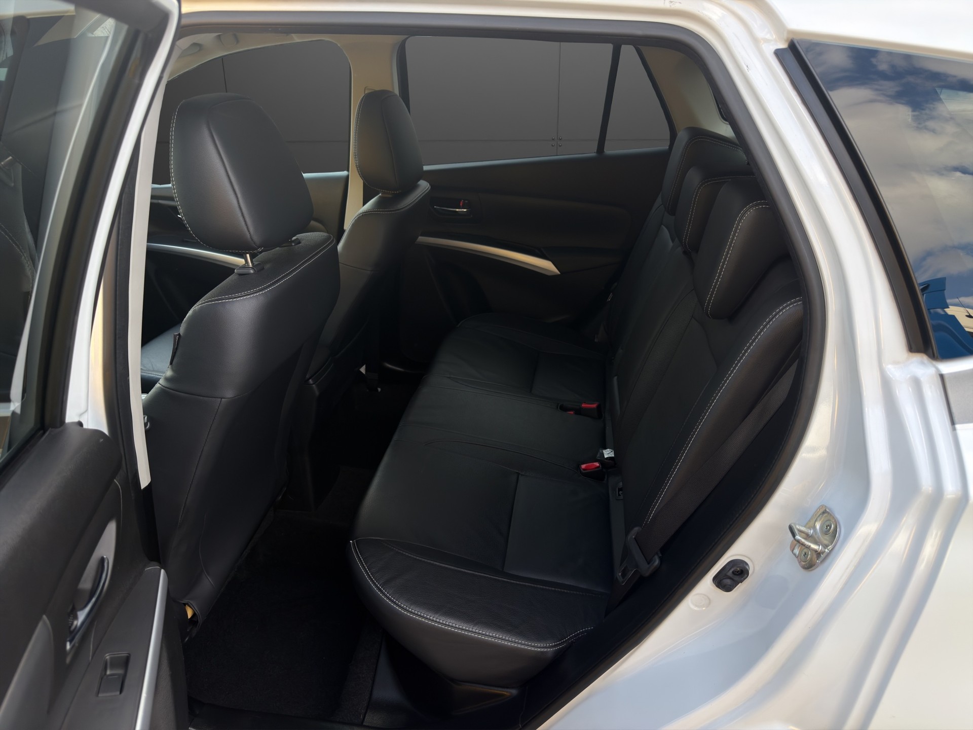SUZUKI SX4 S-Cross 1.6 TD PizSulai 4WD TCSS-image-22