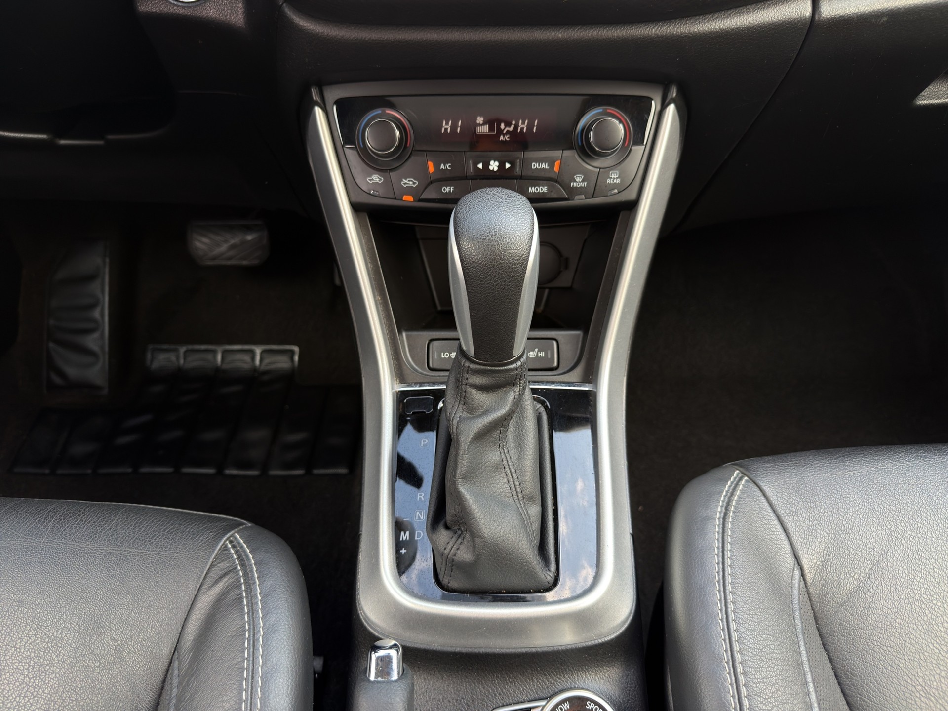 SUZUKI SX4 S-Cross 1.6 TD PizSulai 4WD TCSS-image-16