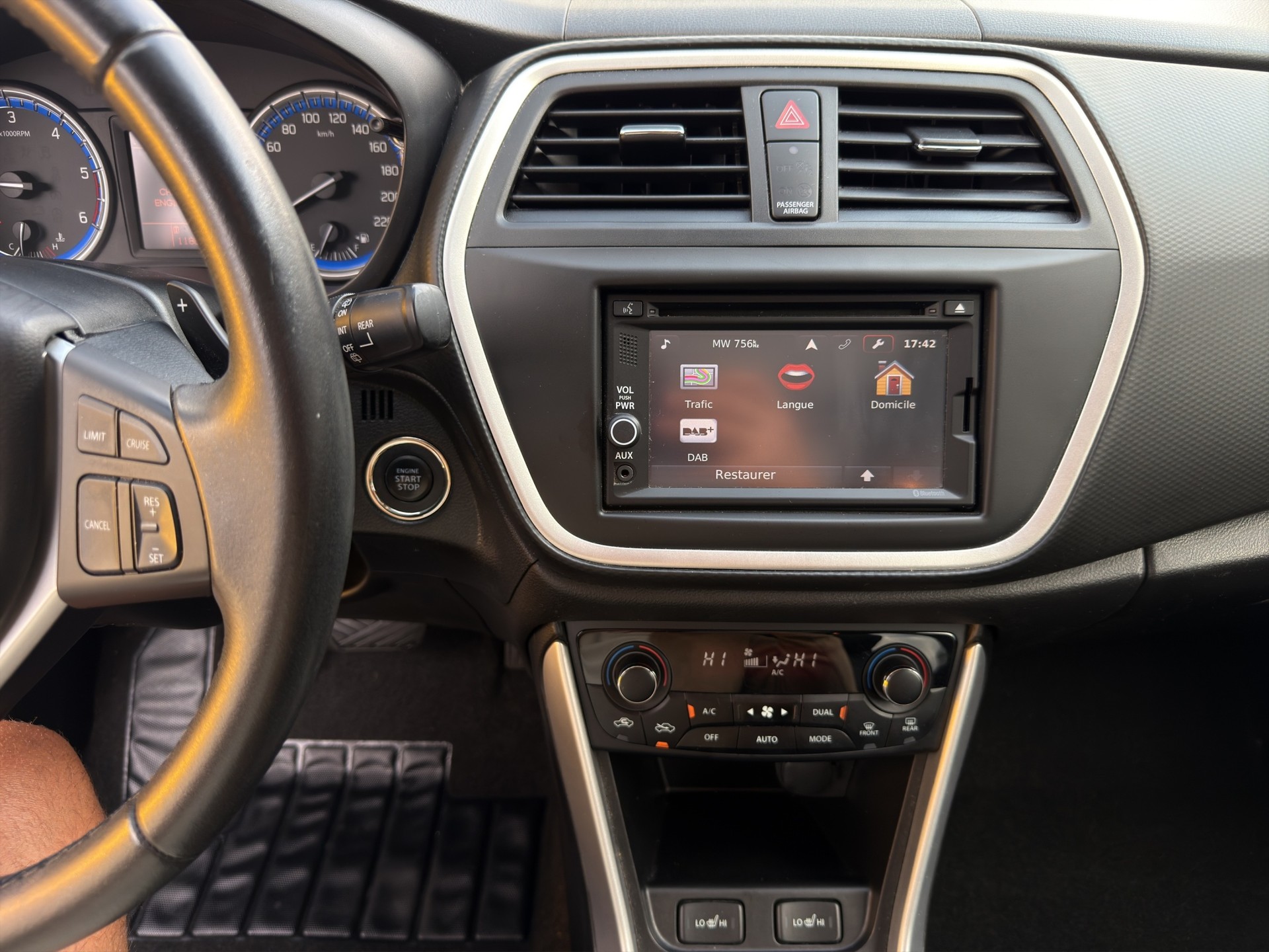 SUZUKI SX4 S-Cross 1.6 TD PizSulai 4WD TCSS-image-15