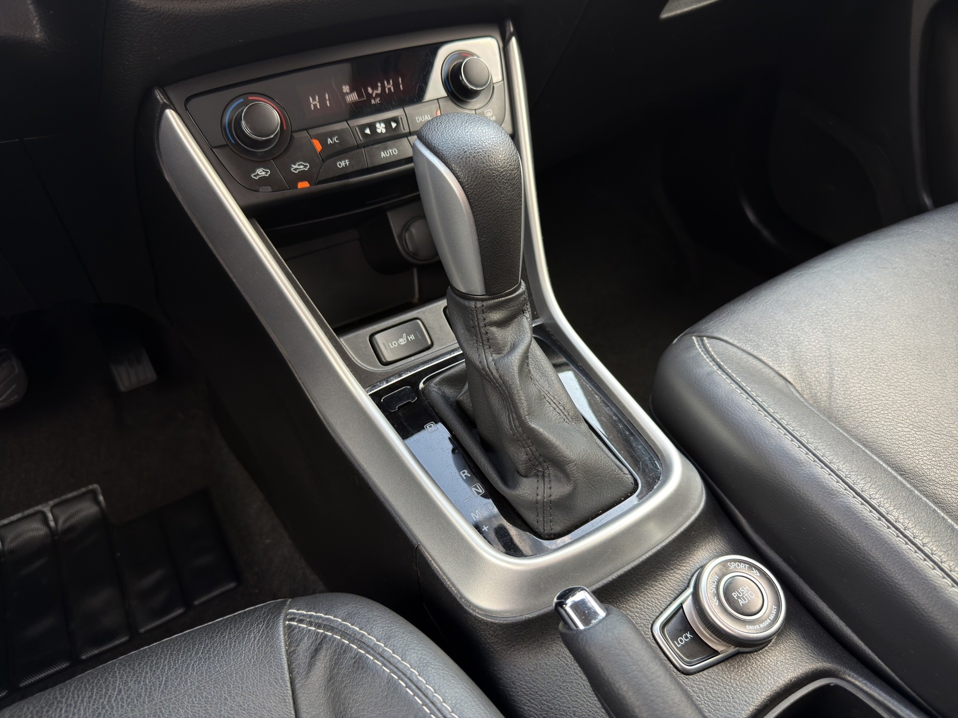 SUZUKI SX4 S-Cross 1.6 TD PizSulai 4WD TCSS-image-17