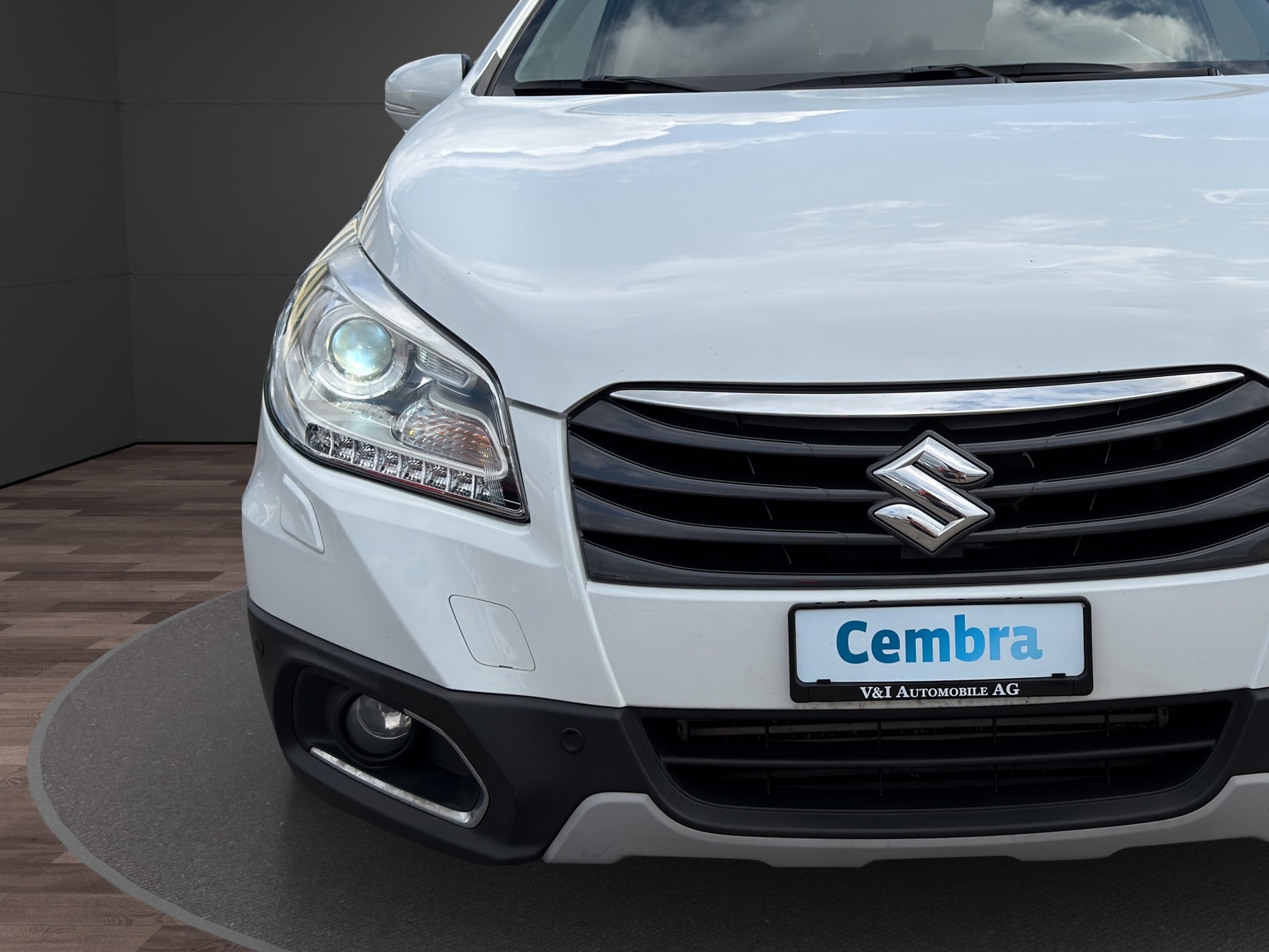 SUZUKI SX4 S-Cross 1.6 TD PizSulai 4WD TCSS-image-8